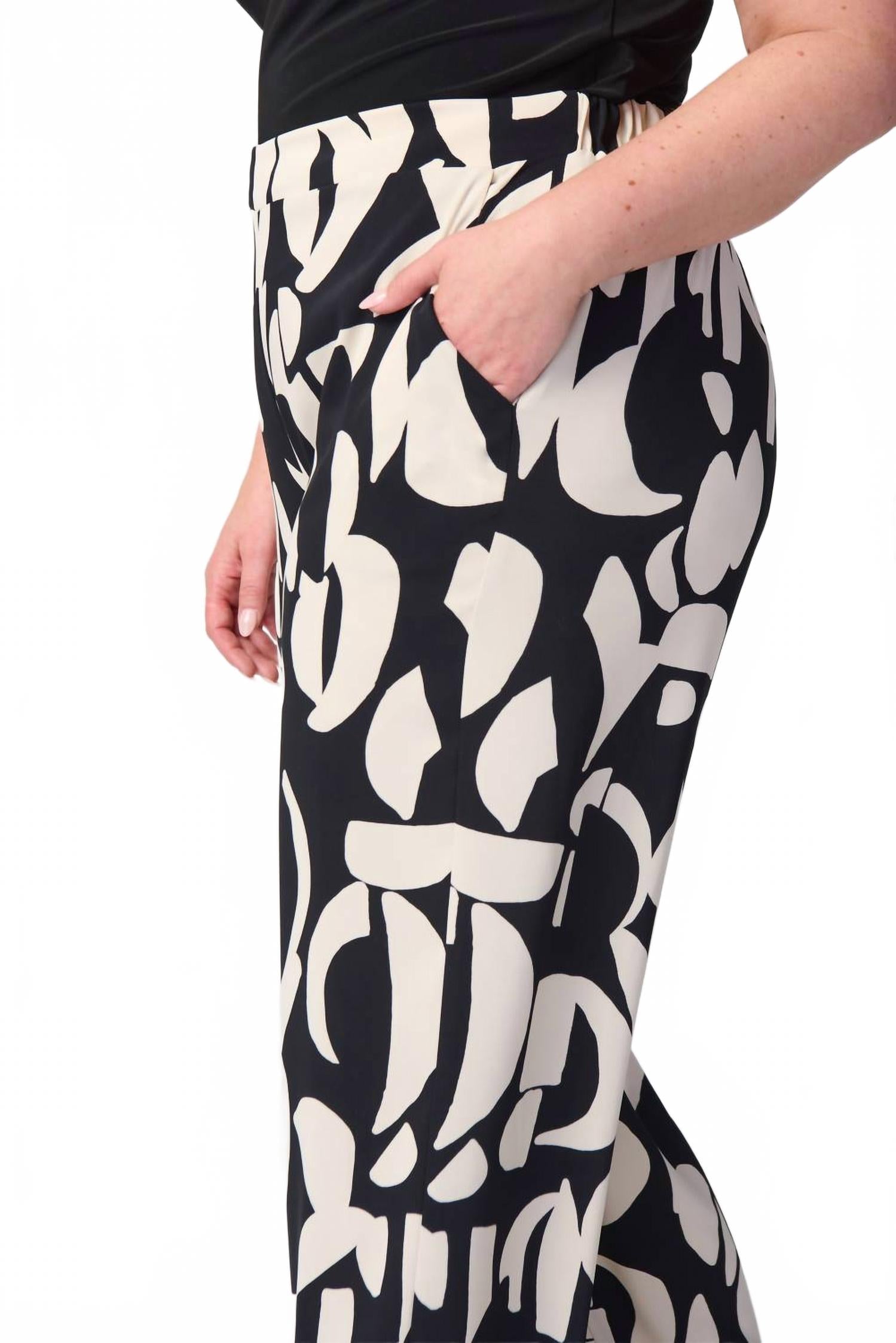 Pantalón de pierna ancha color negro