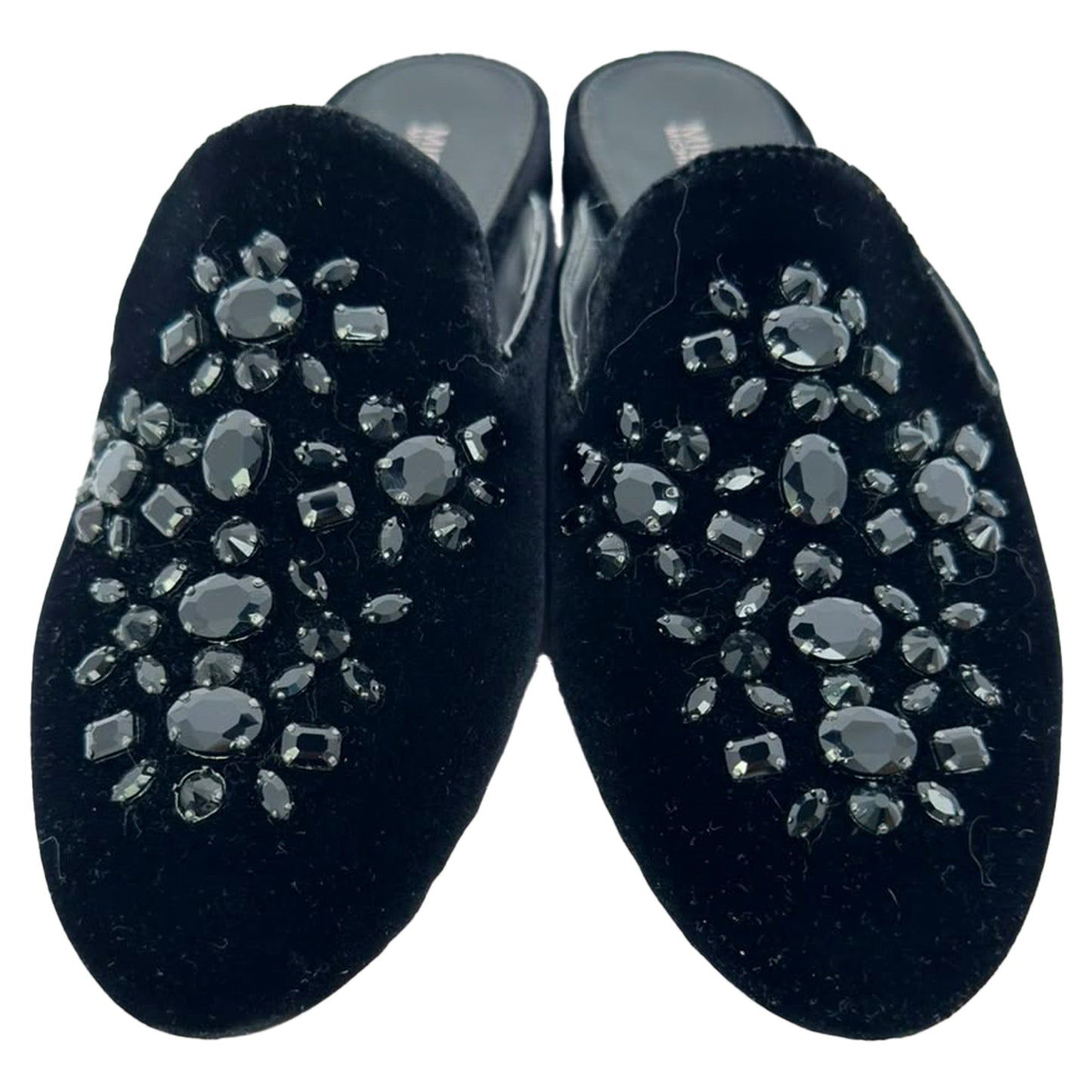 Zapatos destalonados de terciopelo color negro
