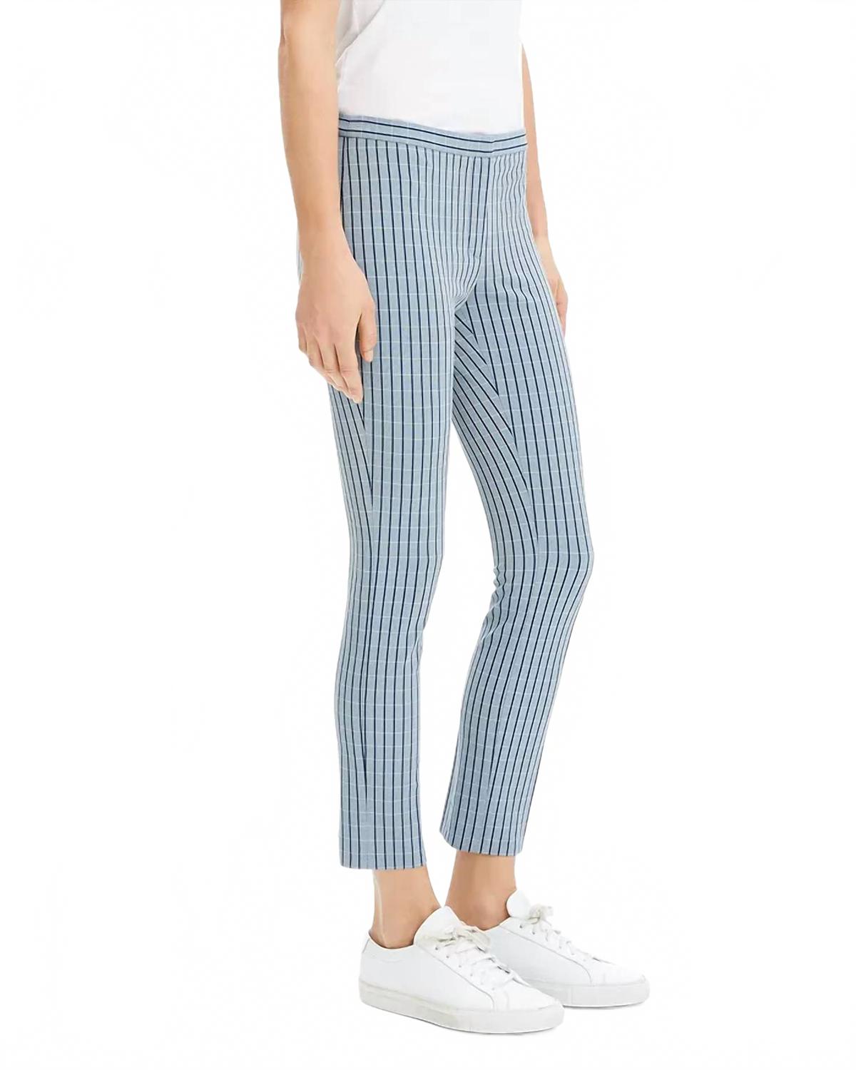 Pantalón de corte ajustado a rayas color azul marino