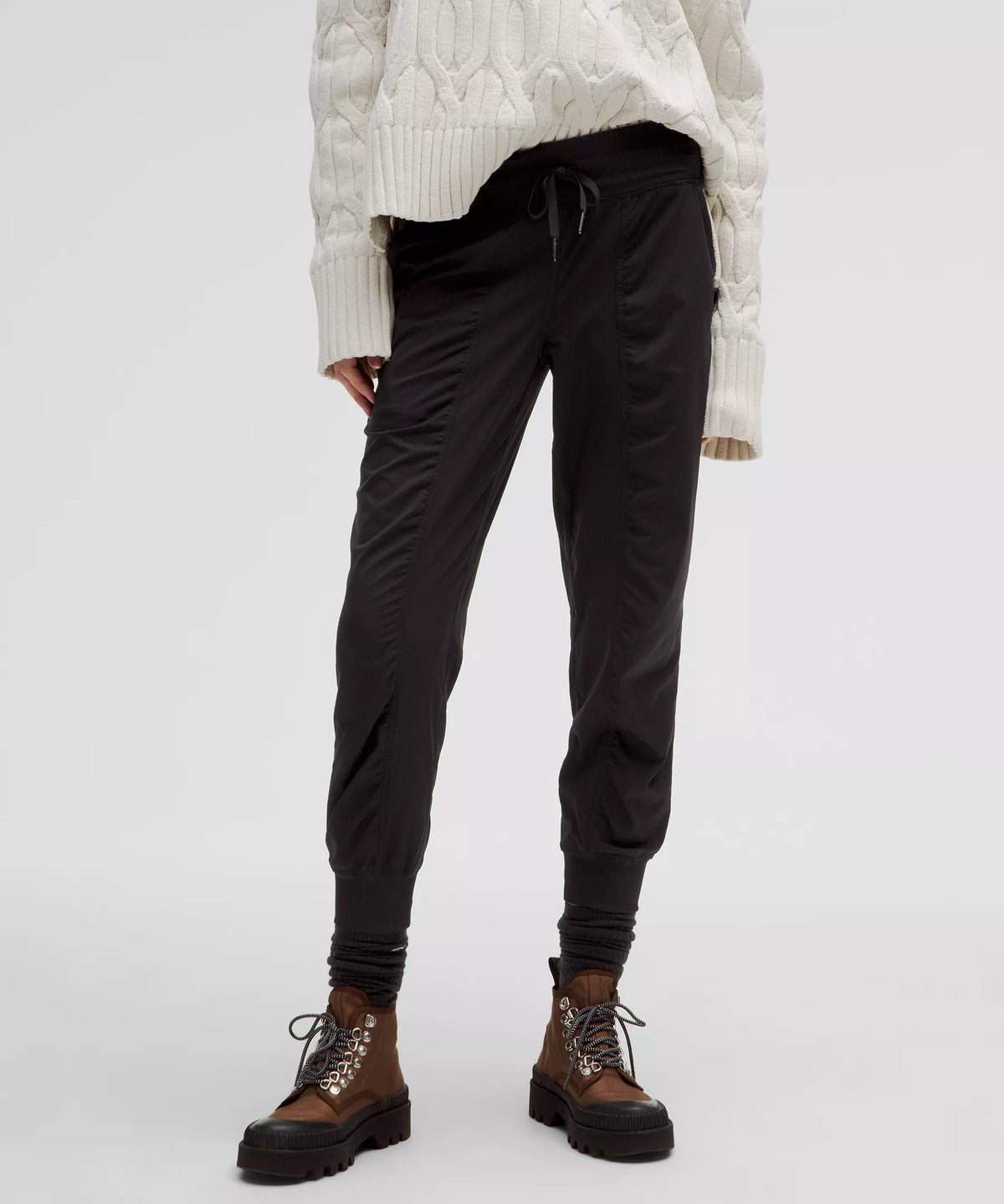 Pantalón deportivo de tiro medio