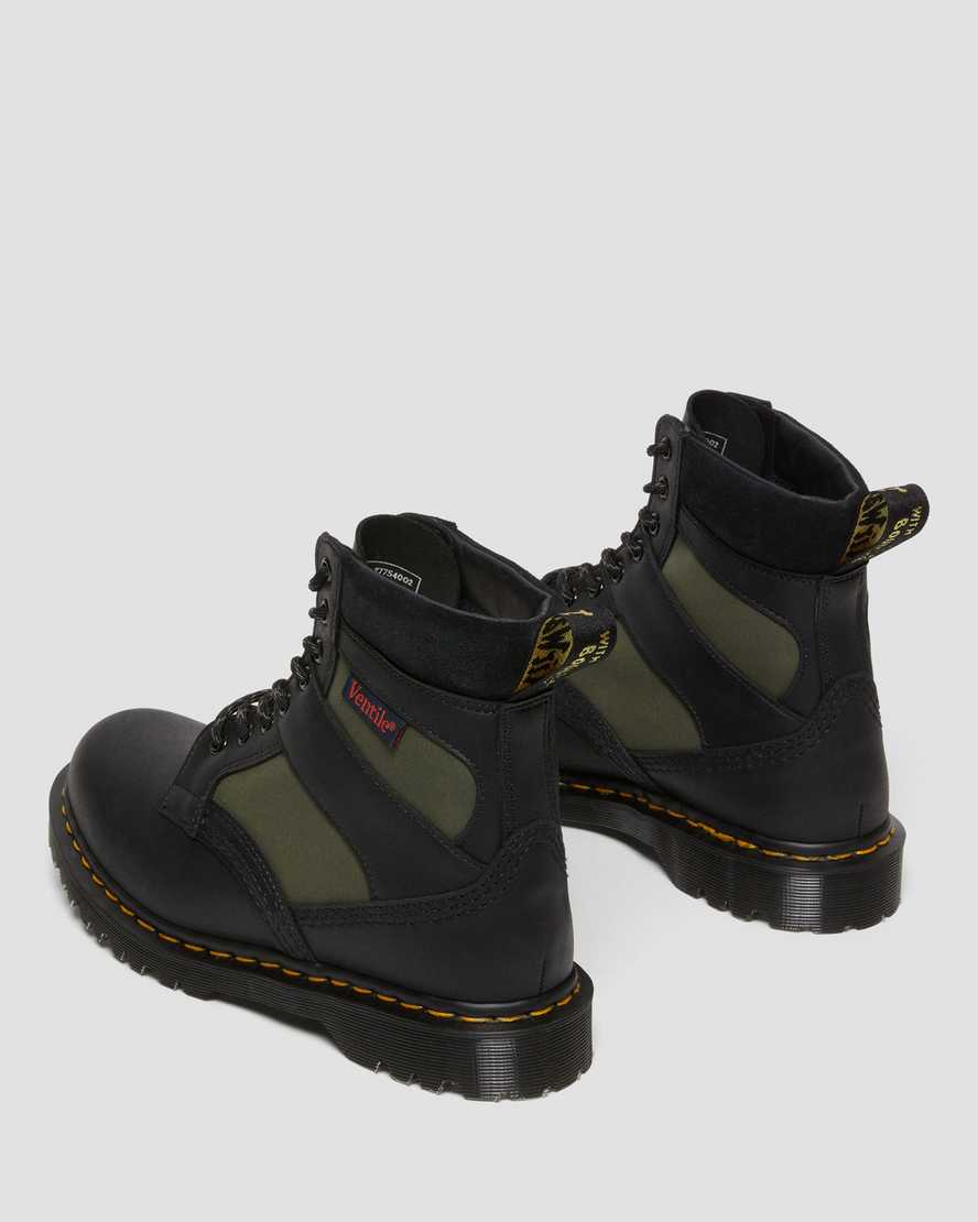 Botas con cordones