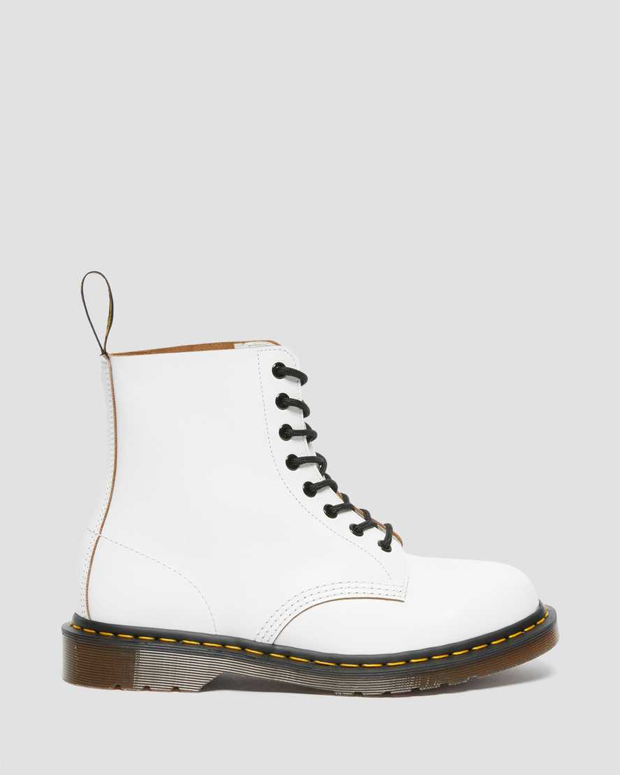Botas con cordones