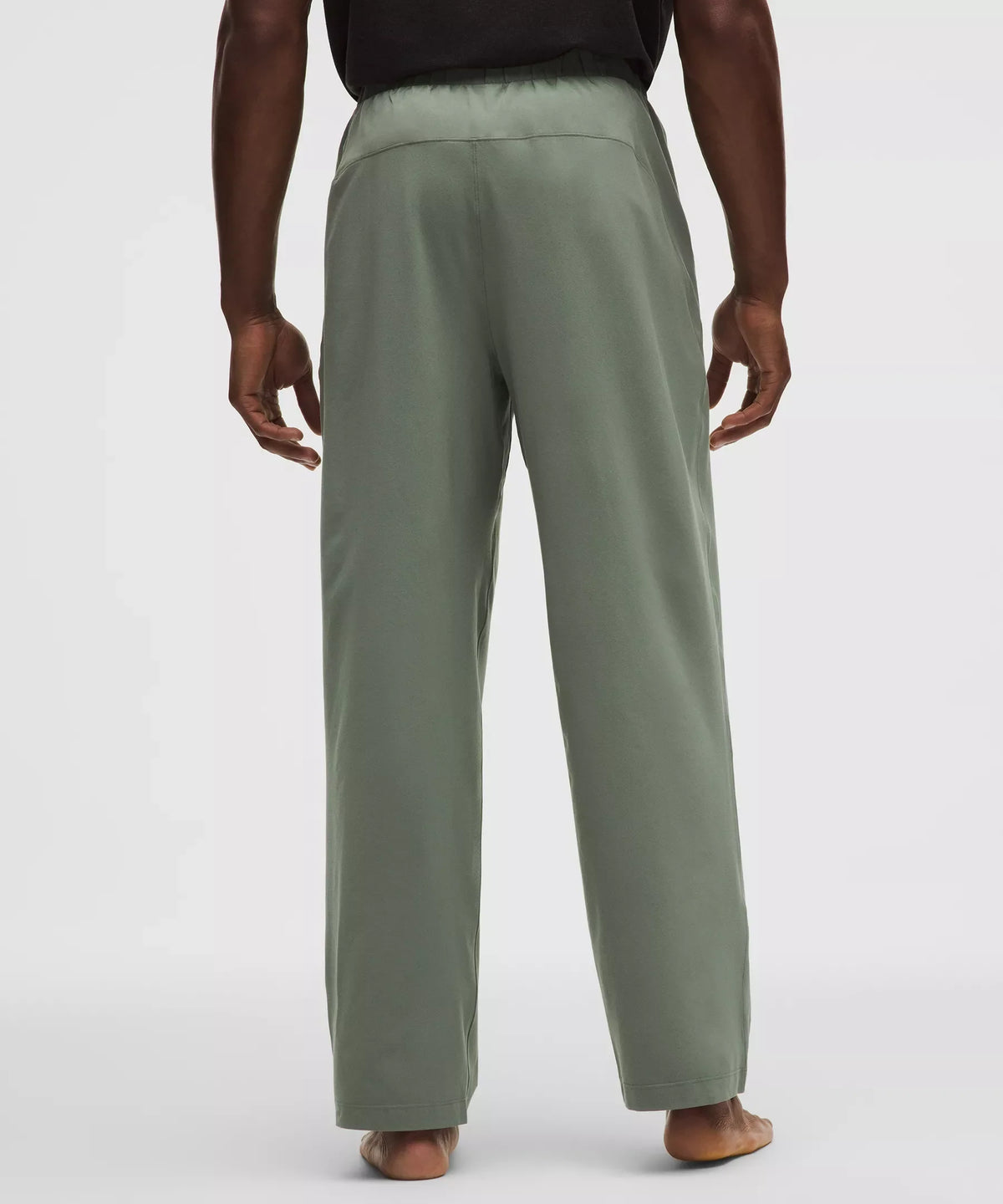 Pantalón de corte amplio