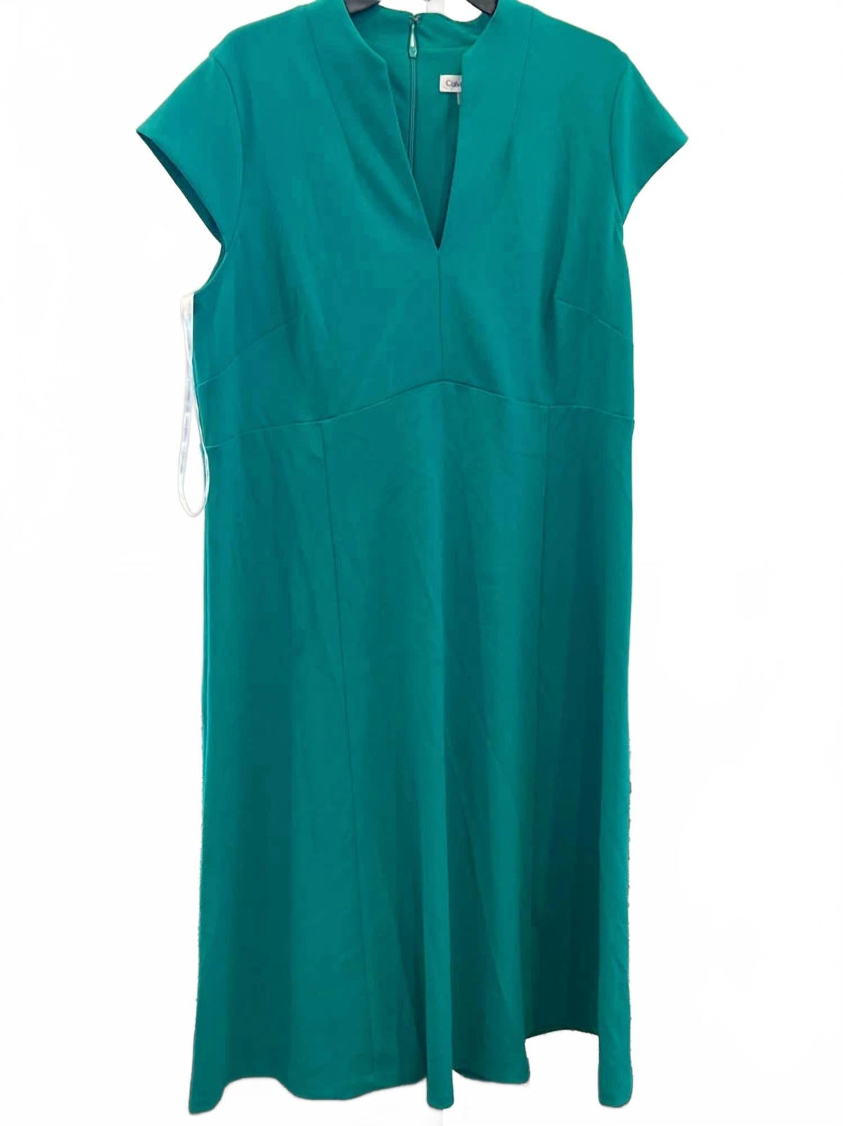 Vestido de manga corta con cuello en V