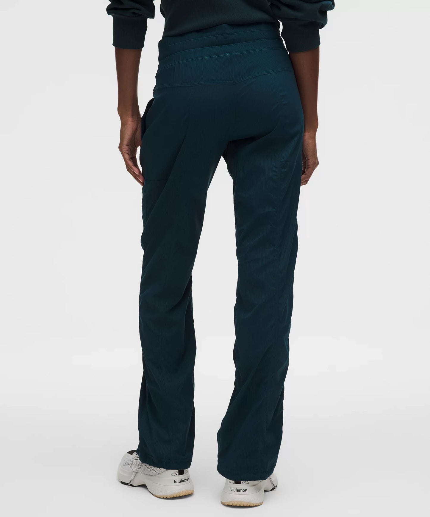 Pantalón de tiro medio