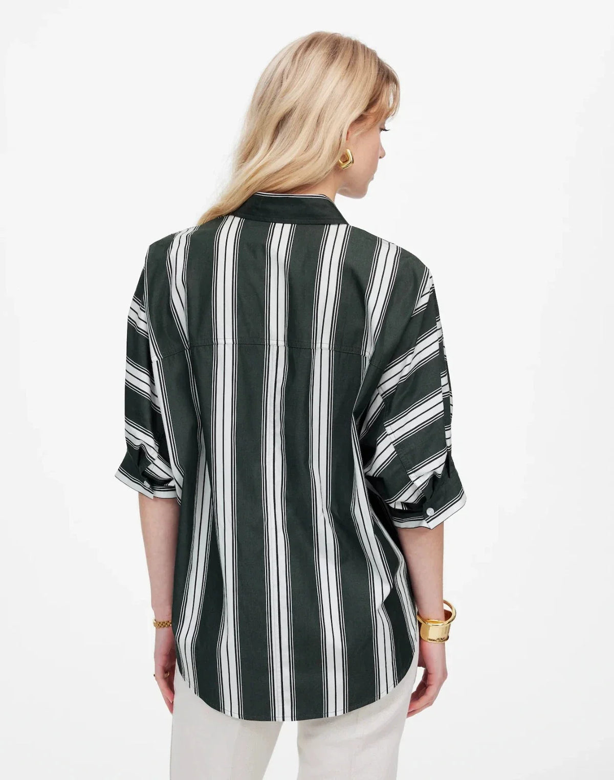Camisa de mujer de corte amplio con pliegues color verde