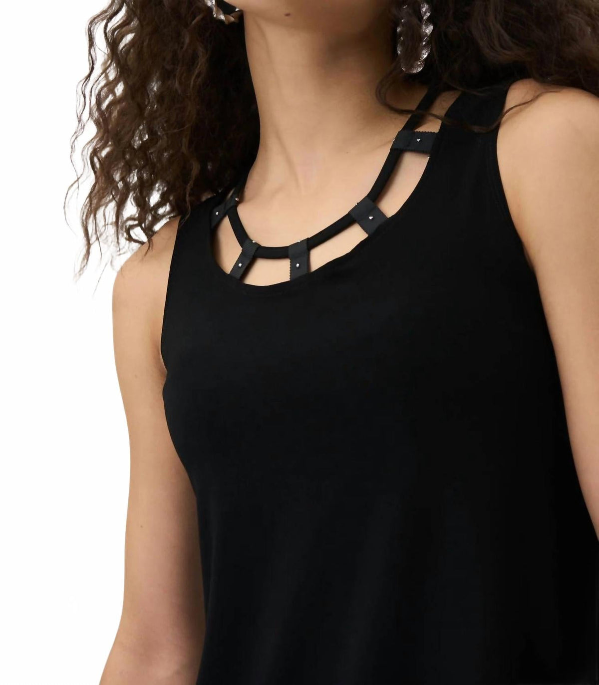 Top sin mangas color negro
