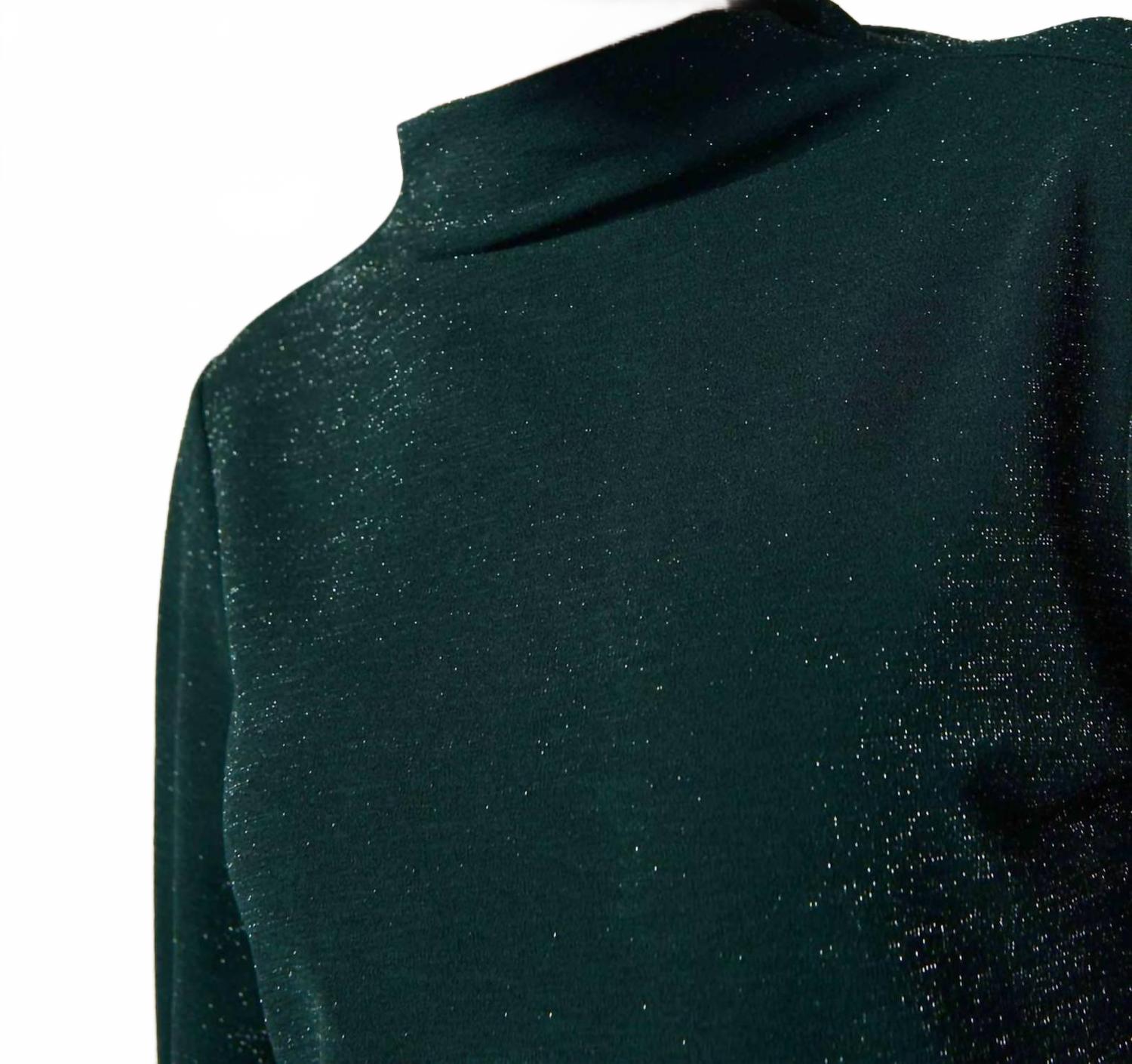 Blusa de manga larga color verde y plateado