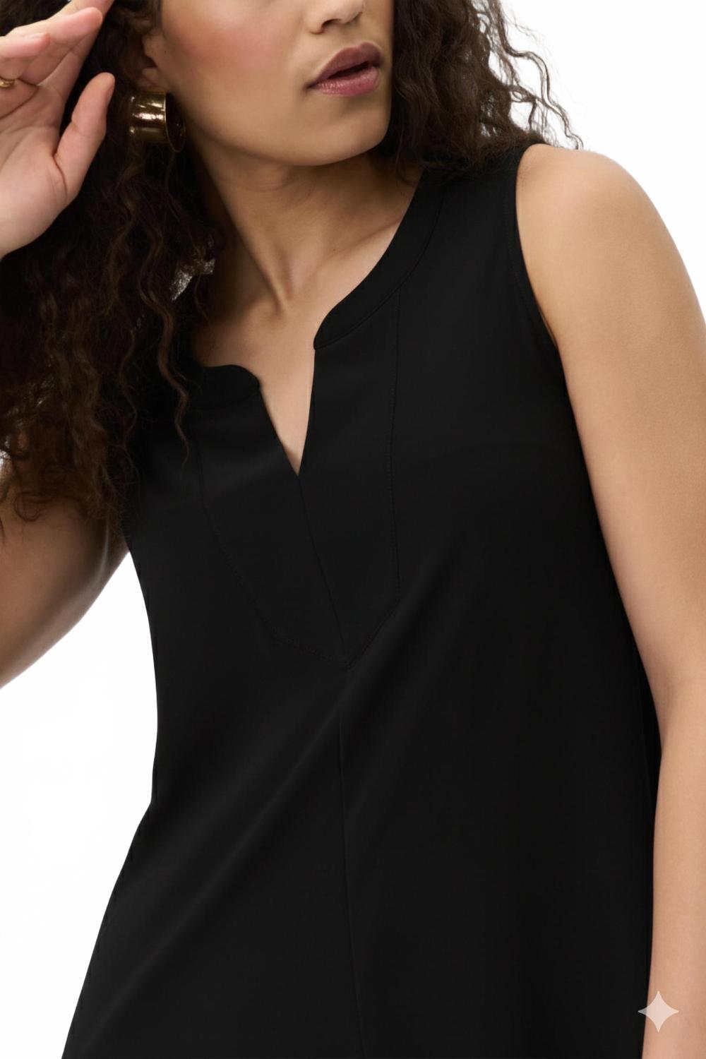 Camiseta sin mangas color negro