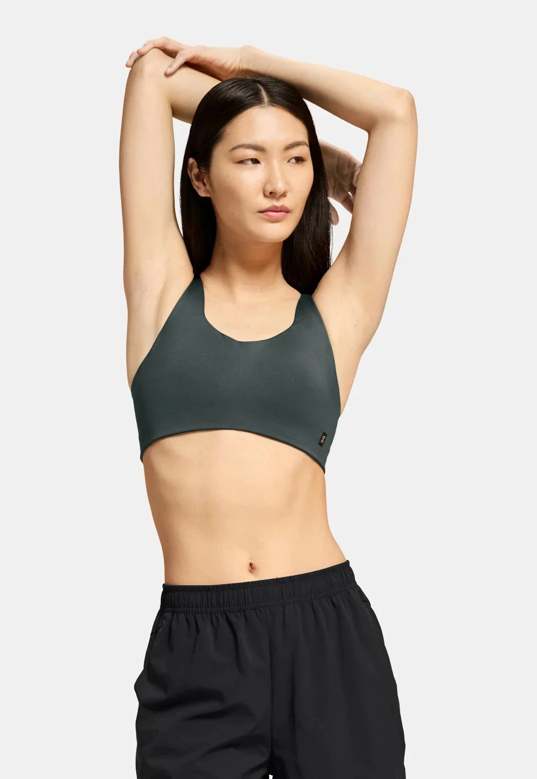 Top deportivo de mujer color negro