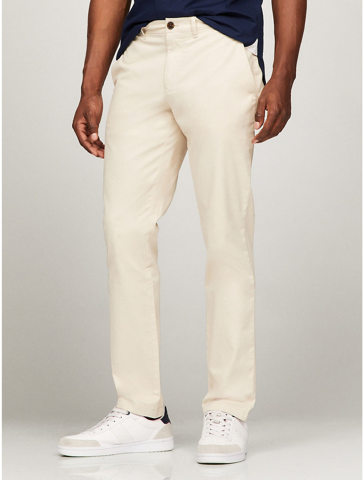 Pantalón de hombre de corte ajustado