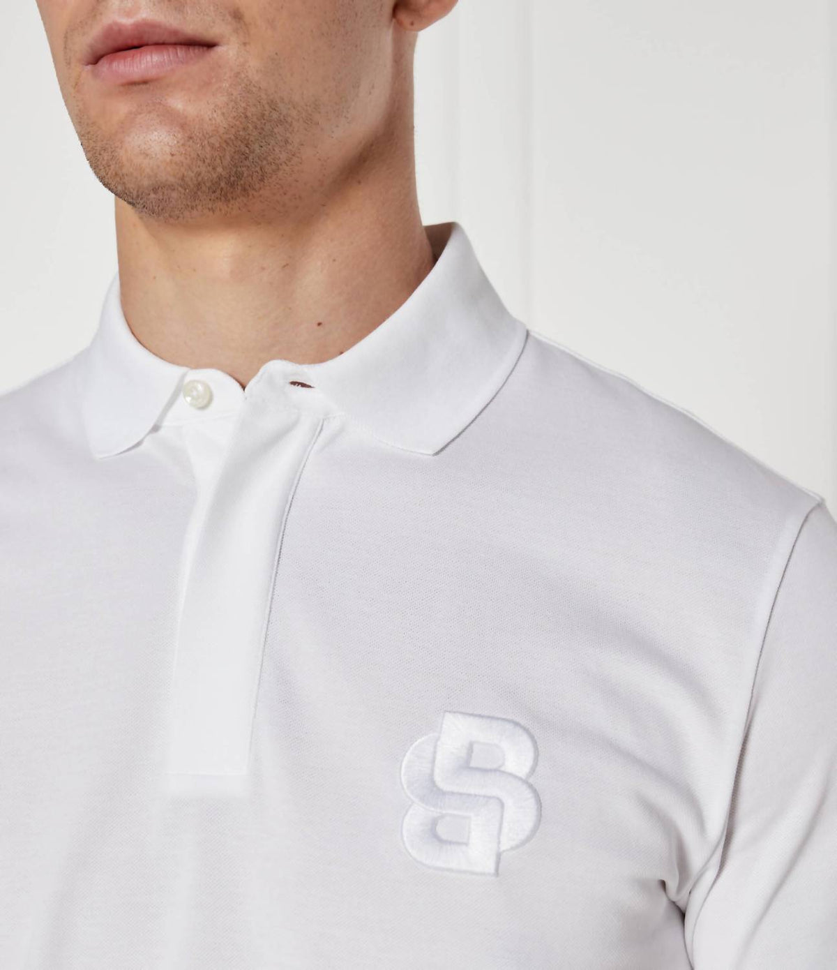 Polo color blanco