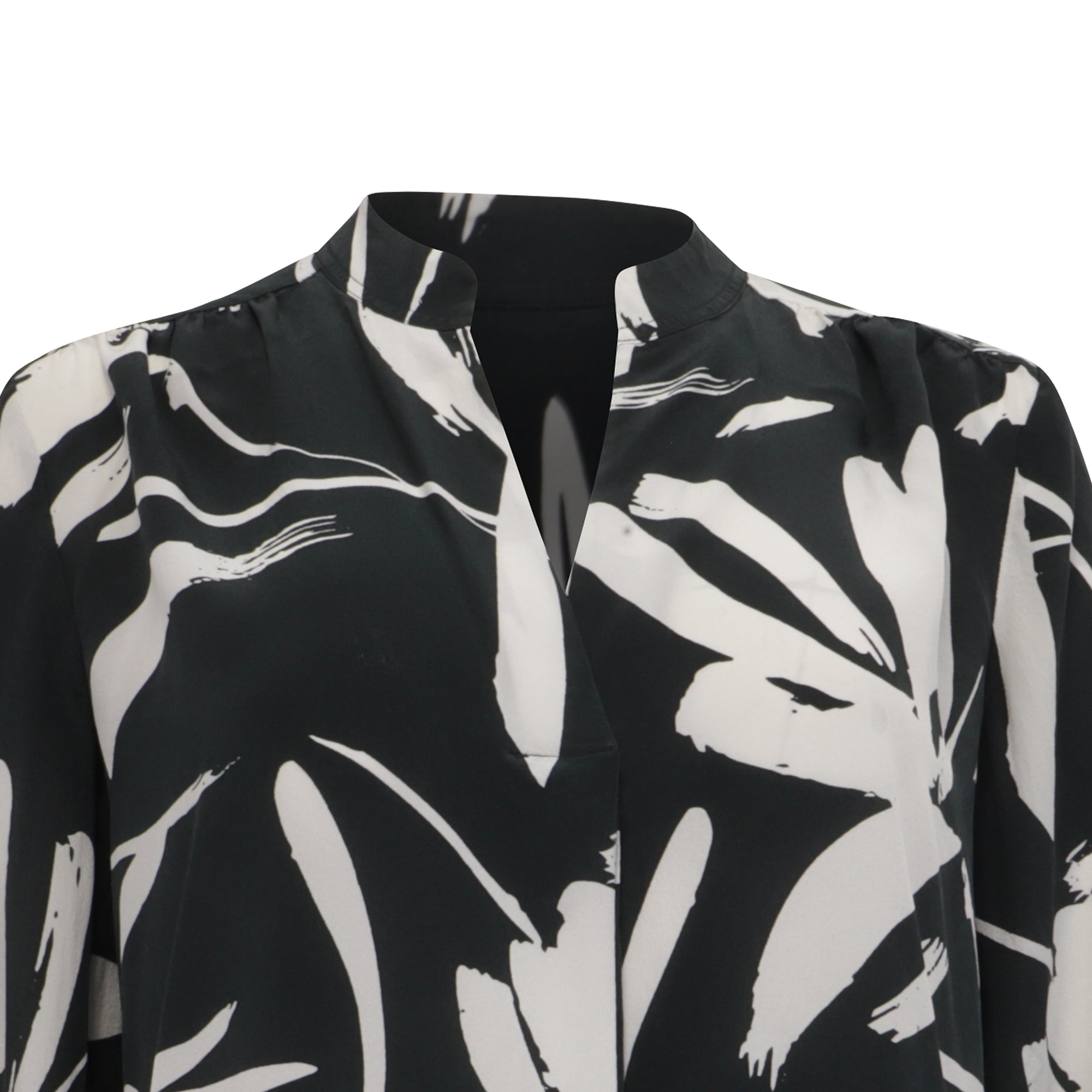 Blusa de seda color negro