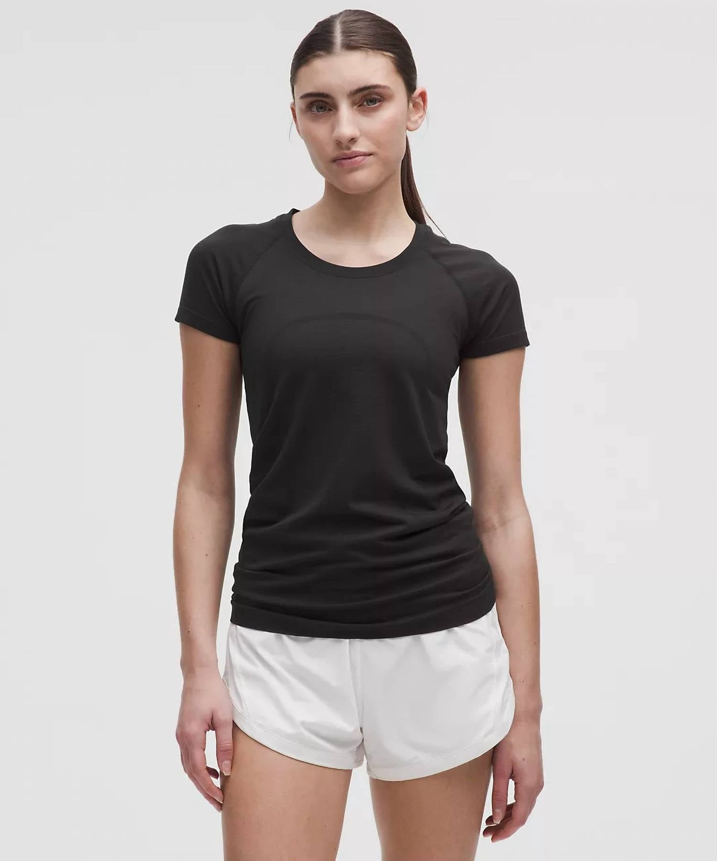 Short de manga corta color negro