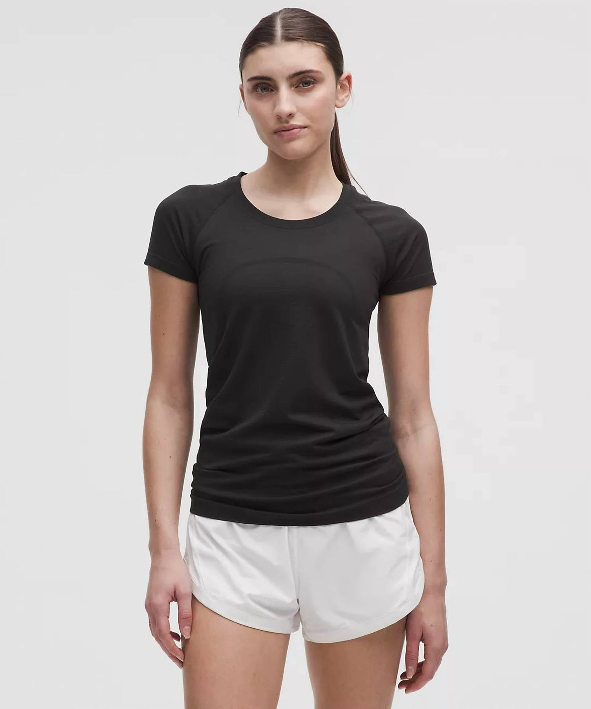 Short de manga corta color negro