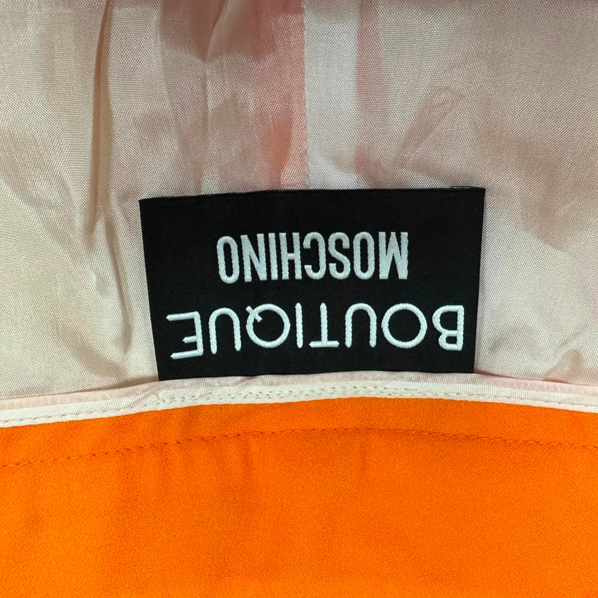 Short color naranja