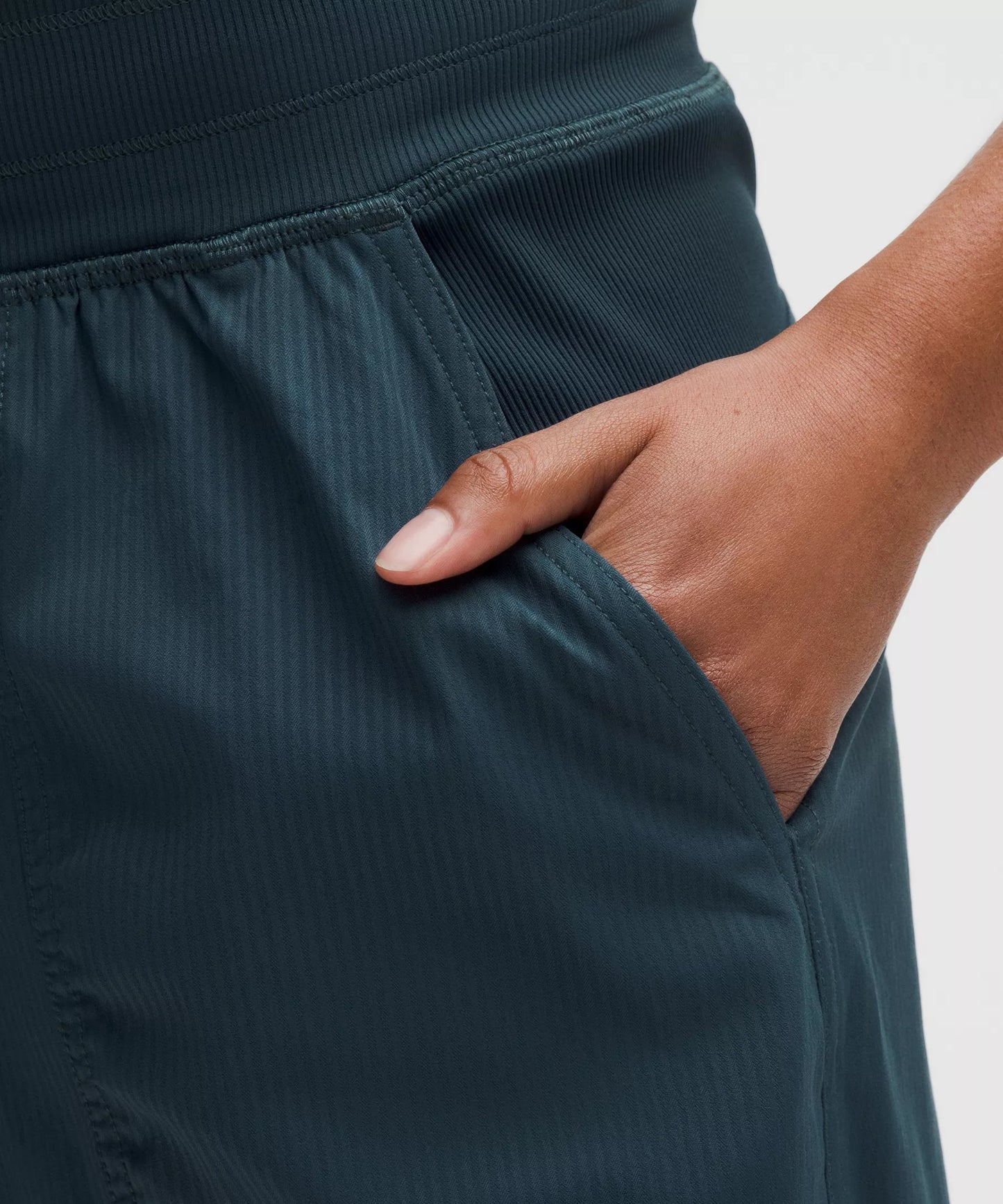 Pantalón deportivo de tiro medio