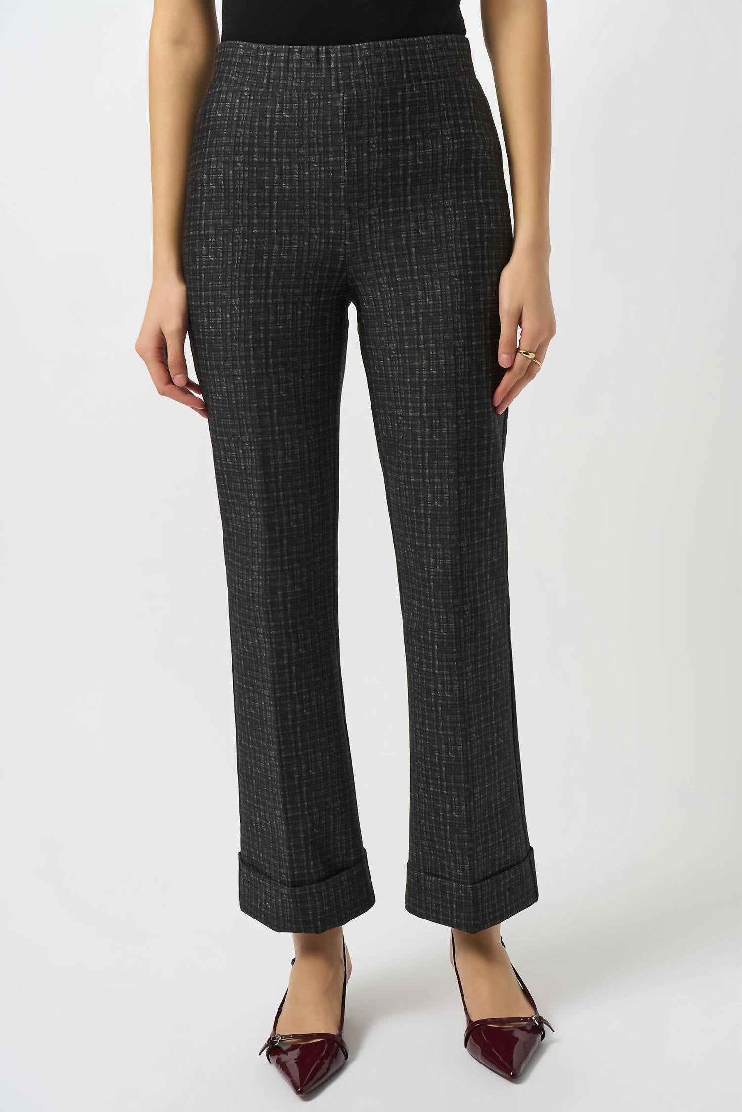 Pantalón color negro y gris