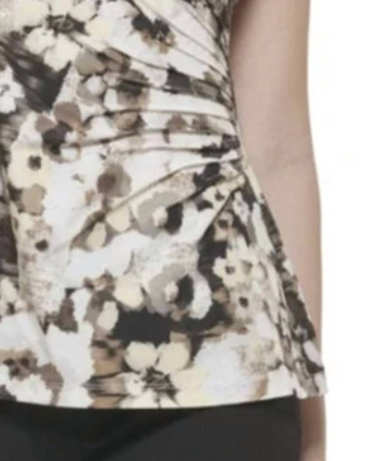 Top con cuello redondo color amarillo