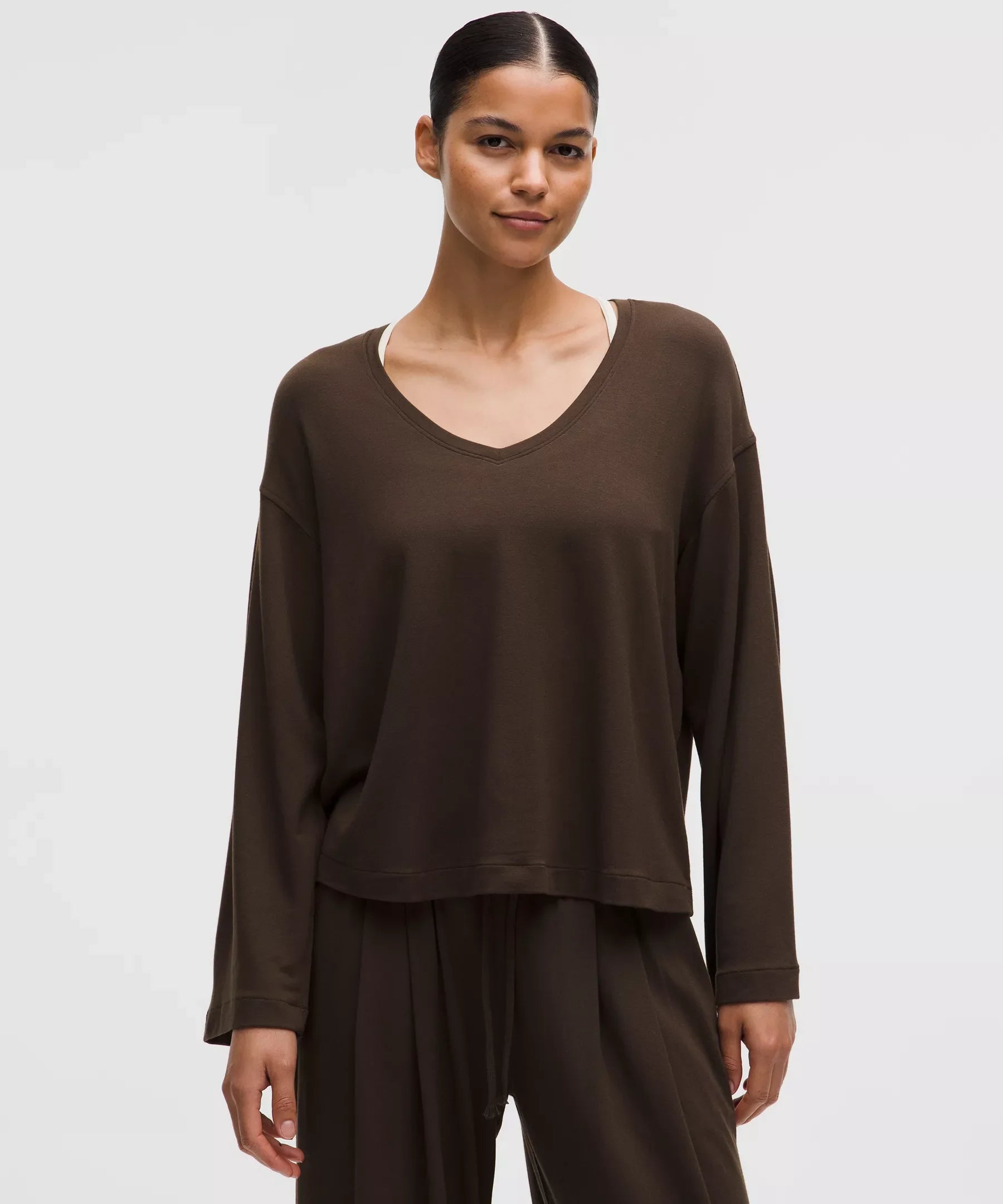 Camisa con cuello en V