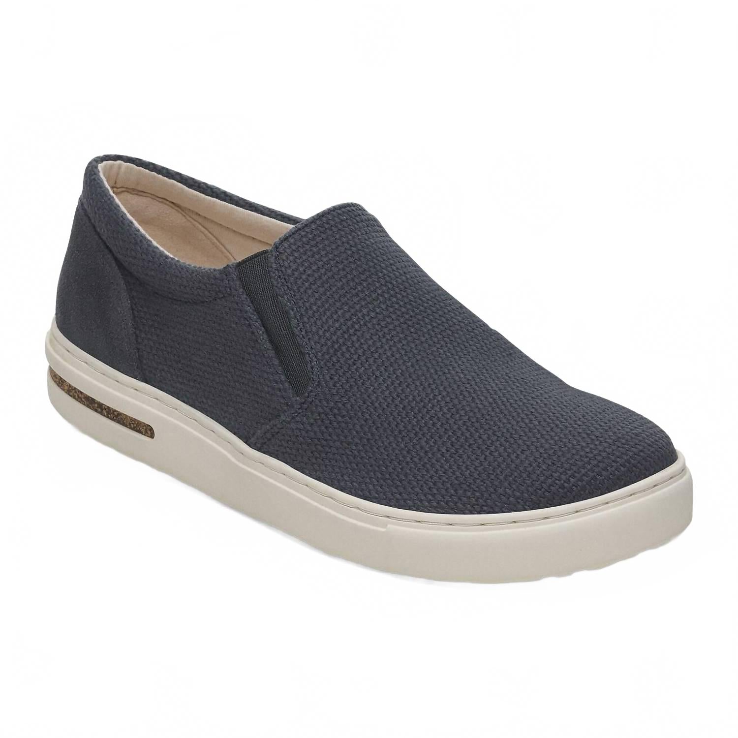 Tenis de hombre de gamuza