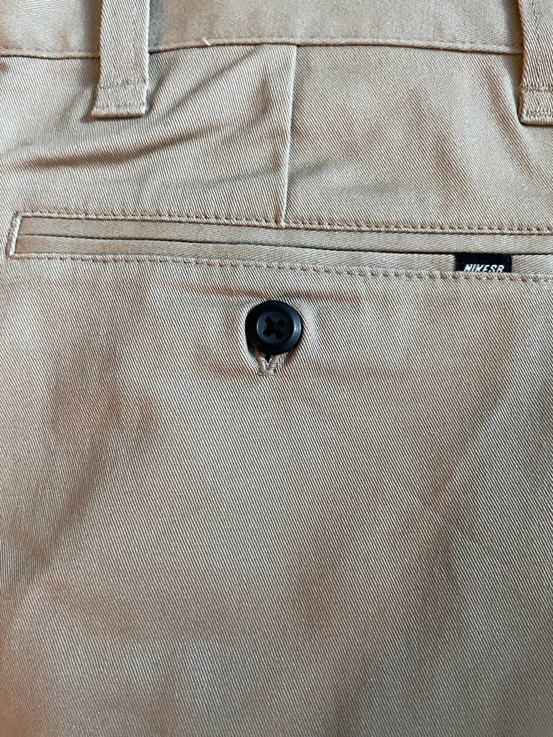 Short de hombre color caqui