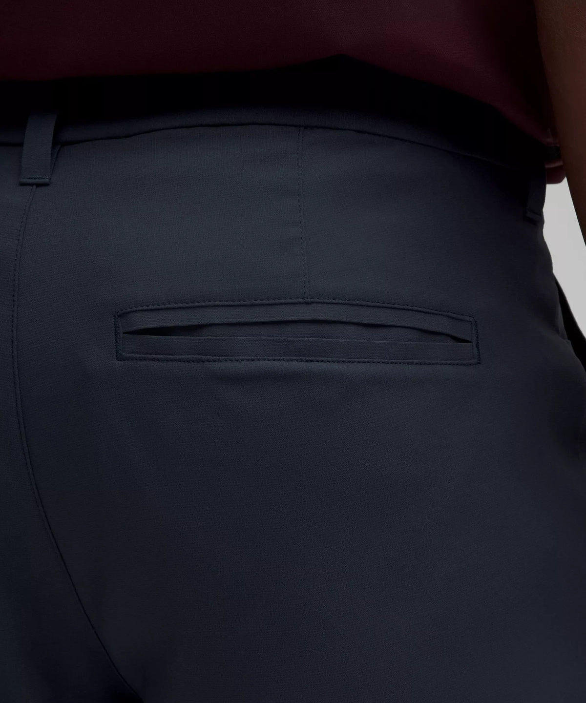 Pantalón de corte ajustado