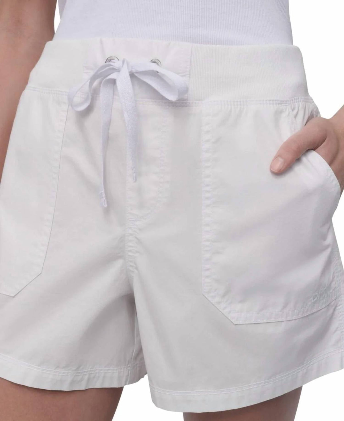 Short color blanco