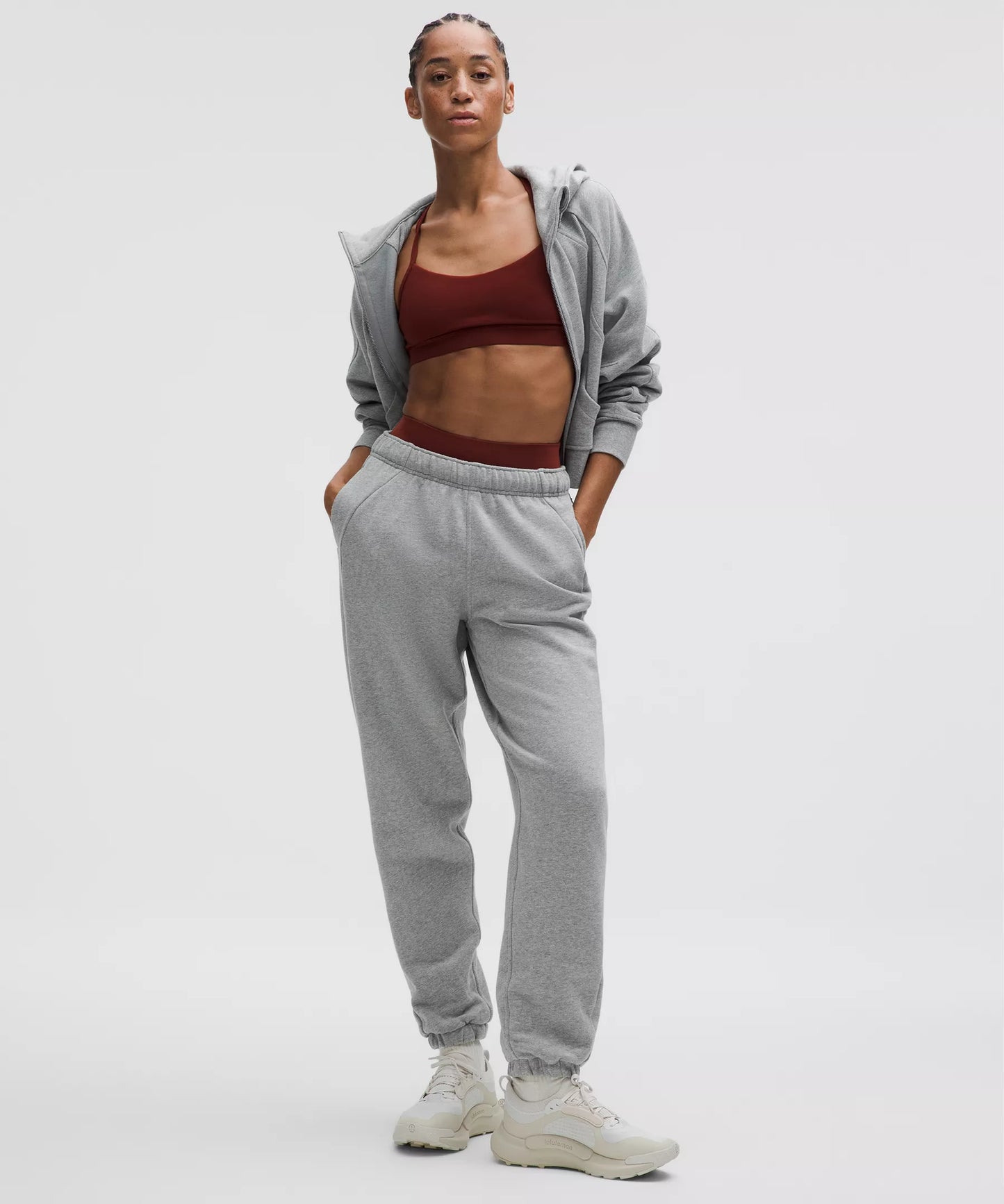 Pantalón deportivo de corte amplio de tiro medio