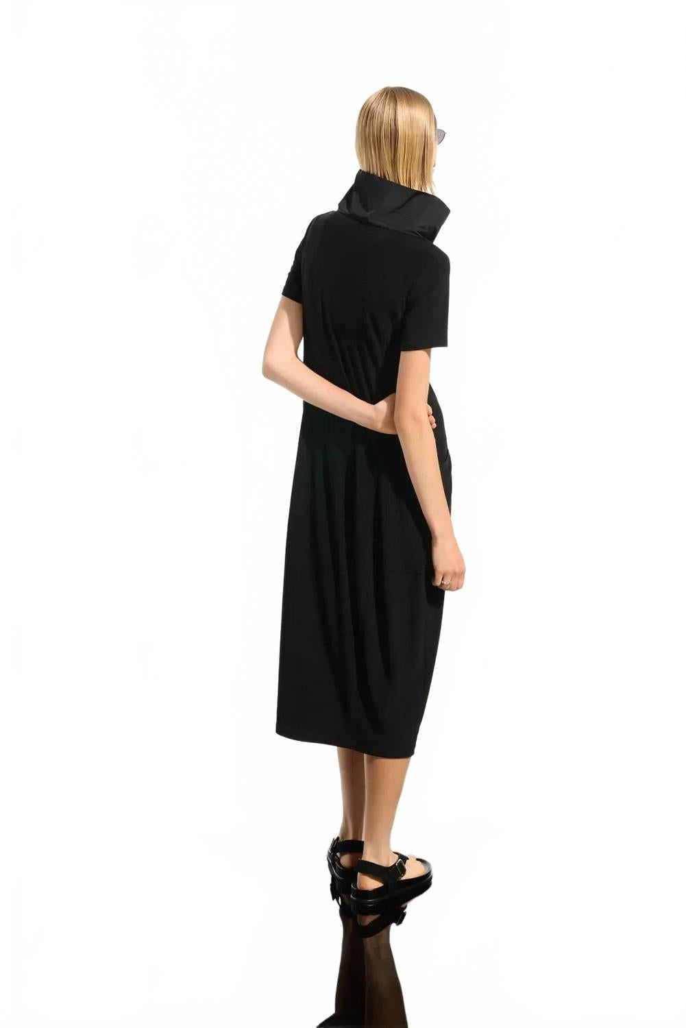 Vestido midi color negro