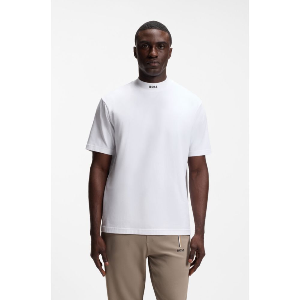 Camiseta de algodón con cuello alto de corte amplio