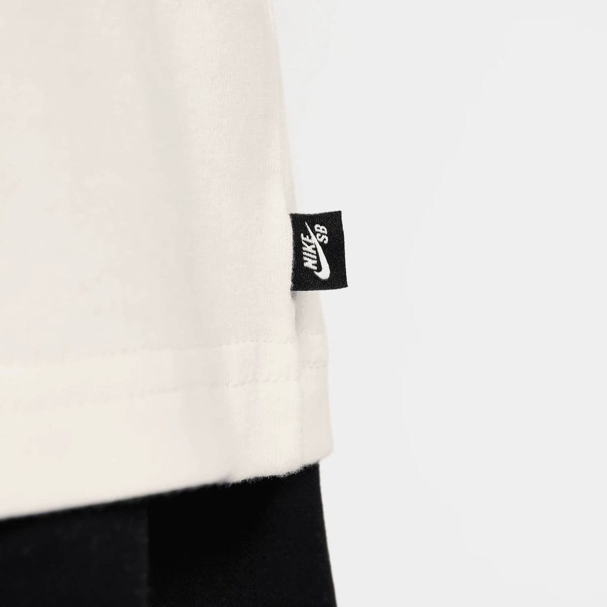 Camiseta con cuello redondo color blanco