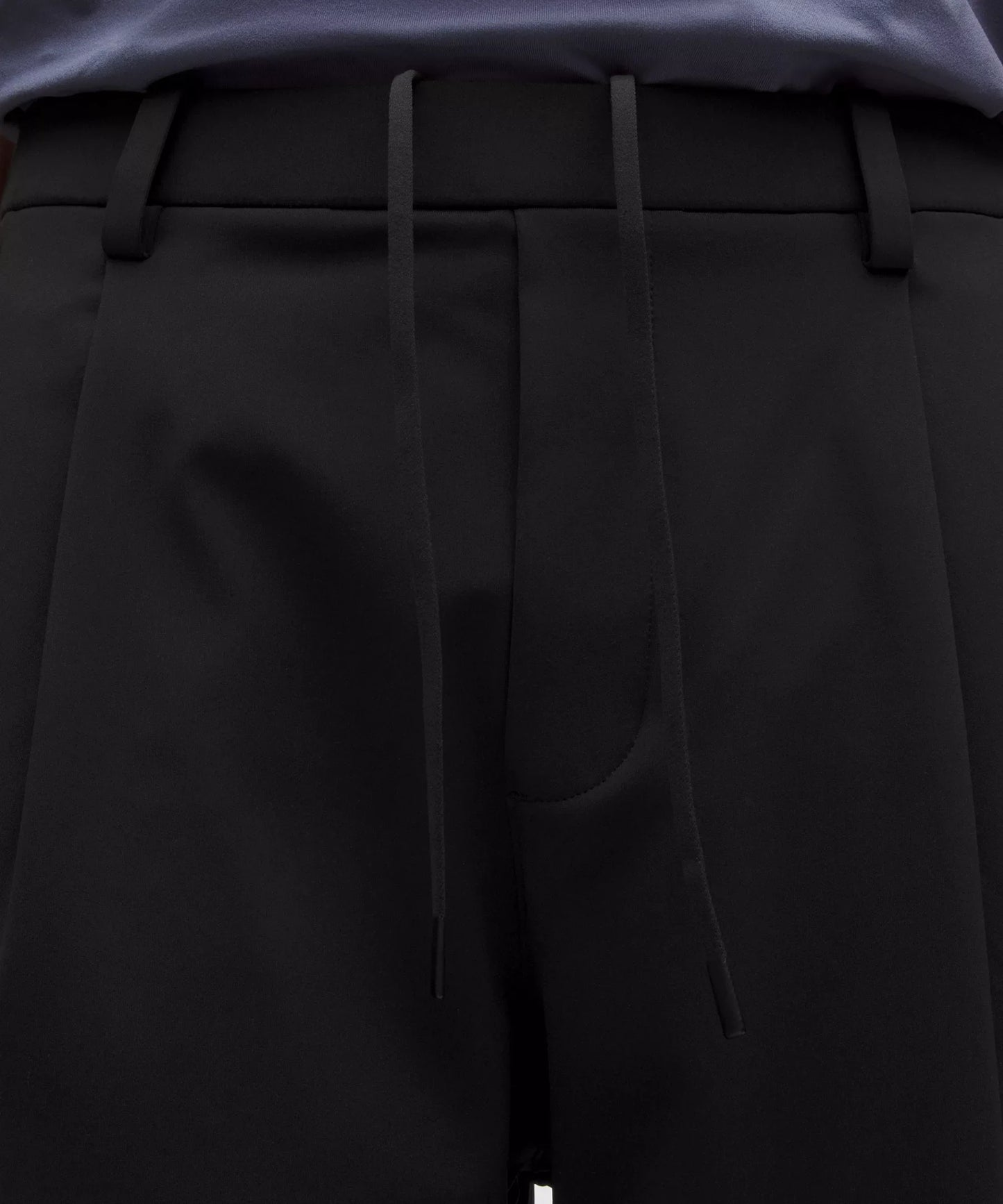 Pantalón de hombre con pliegues