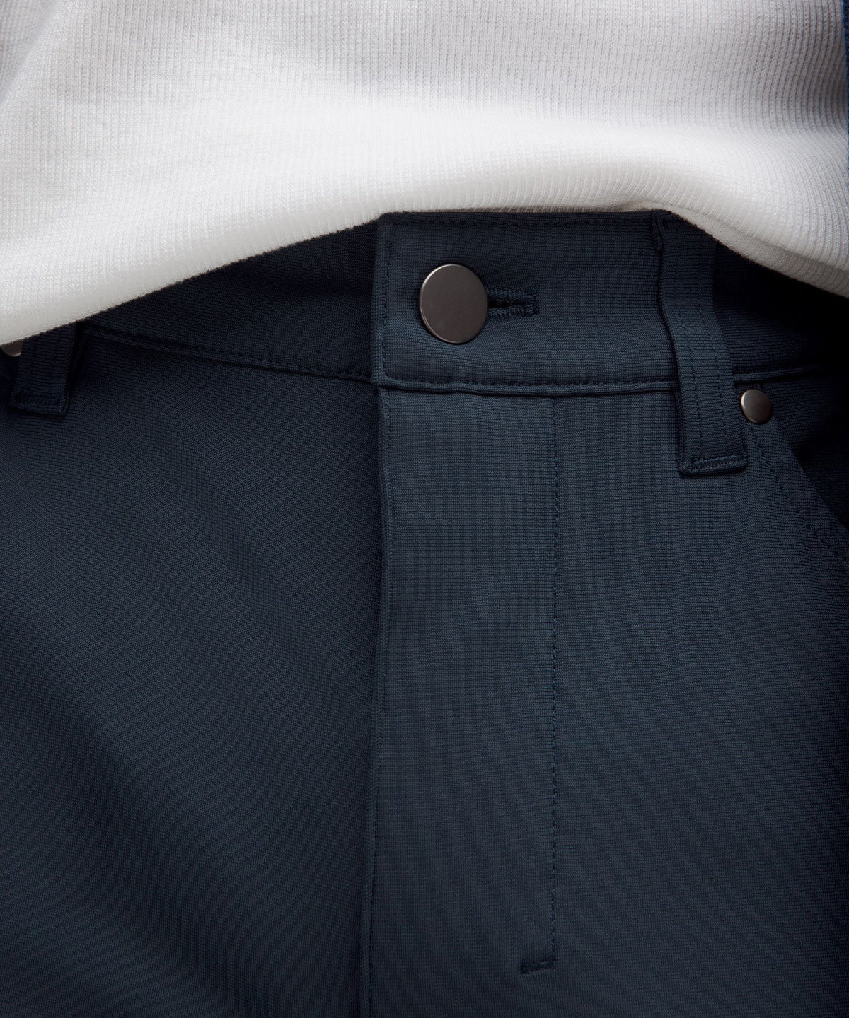 Pantalón de corte ajustado