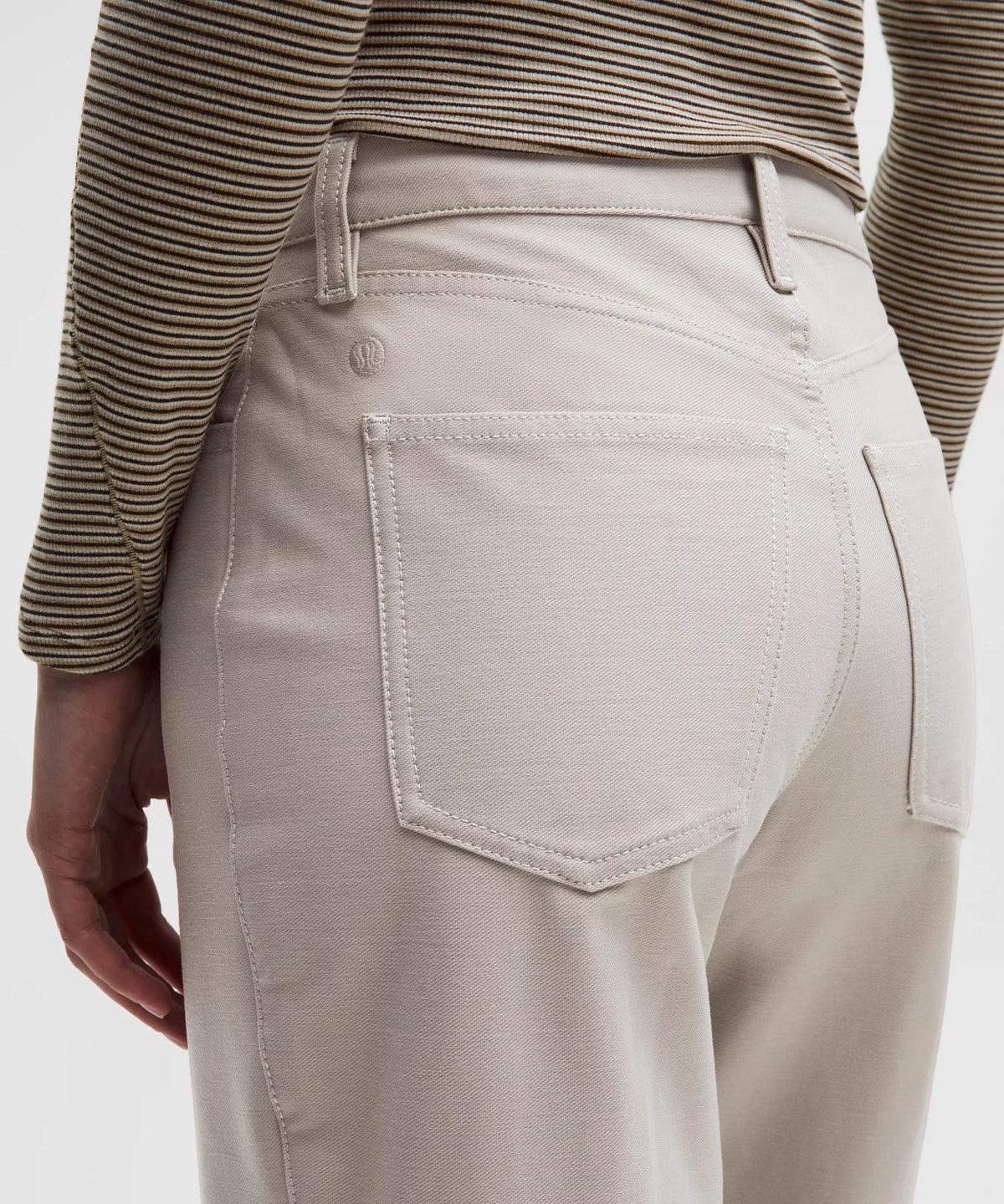 Pantalón de tiro alto