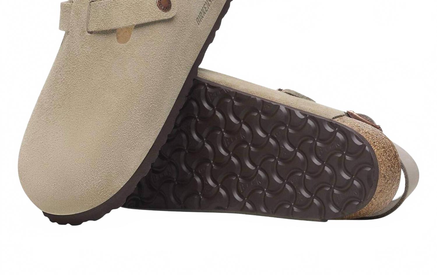 Zuecos de mujer de gamuza color taupe