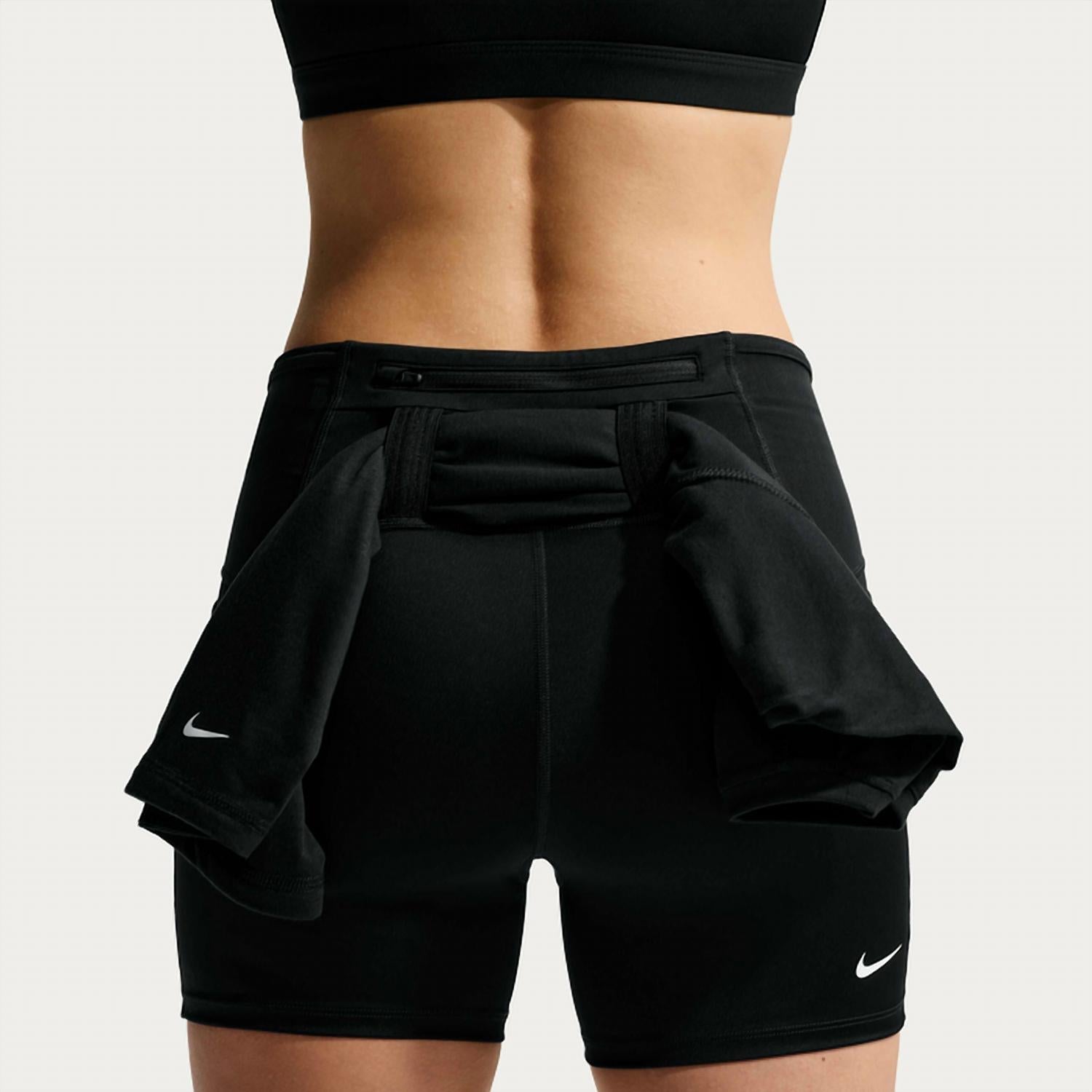 Short color negro y blanco