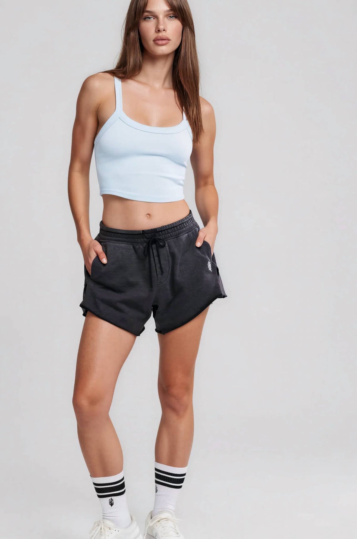 Short color negro
