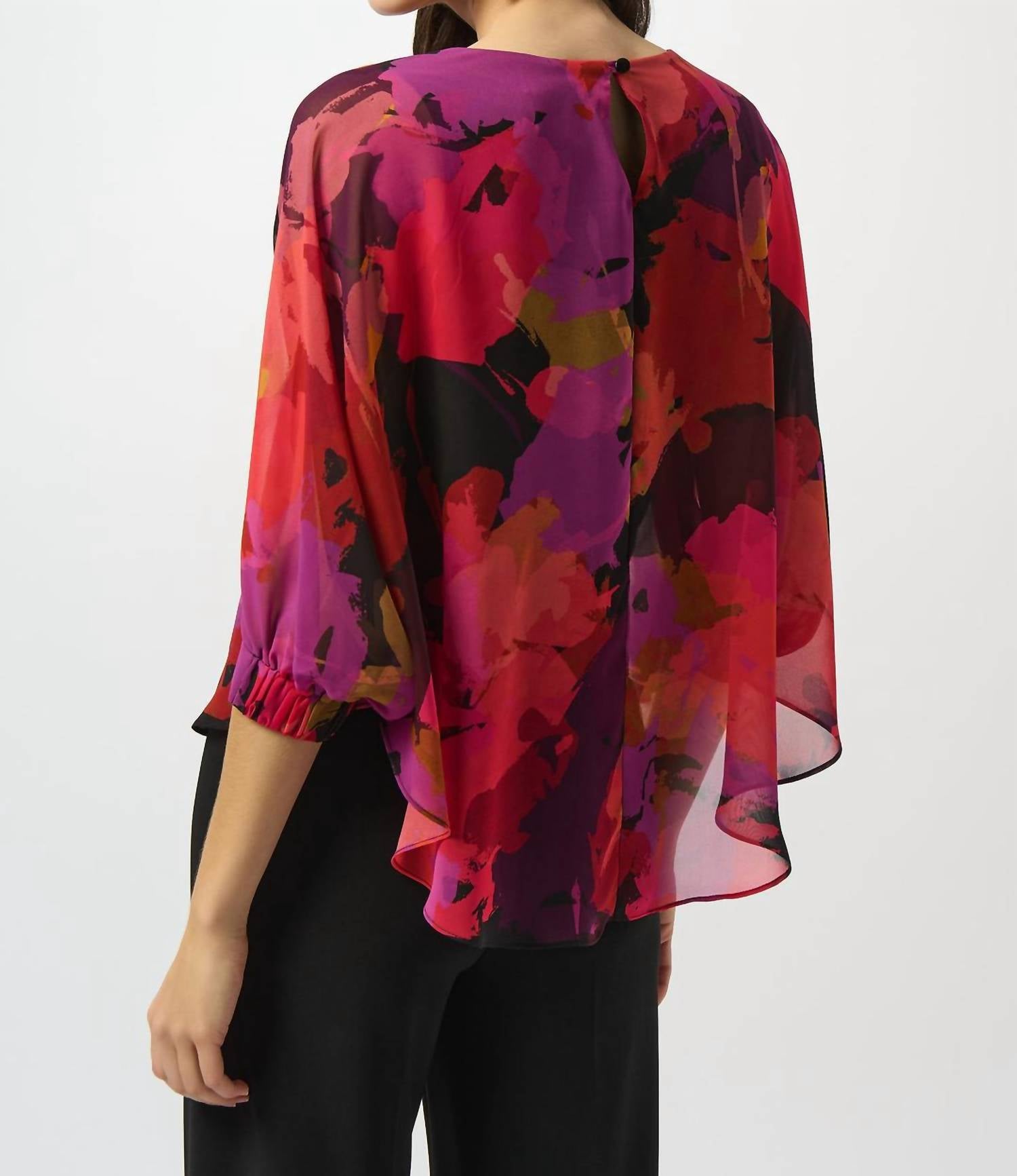 Top de gasa con estampado floral color negro