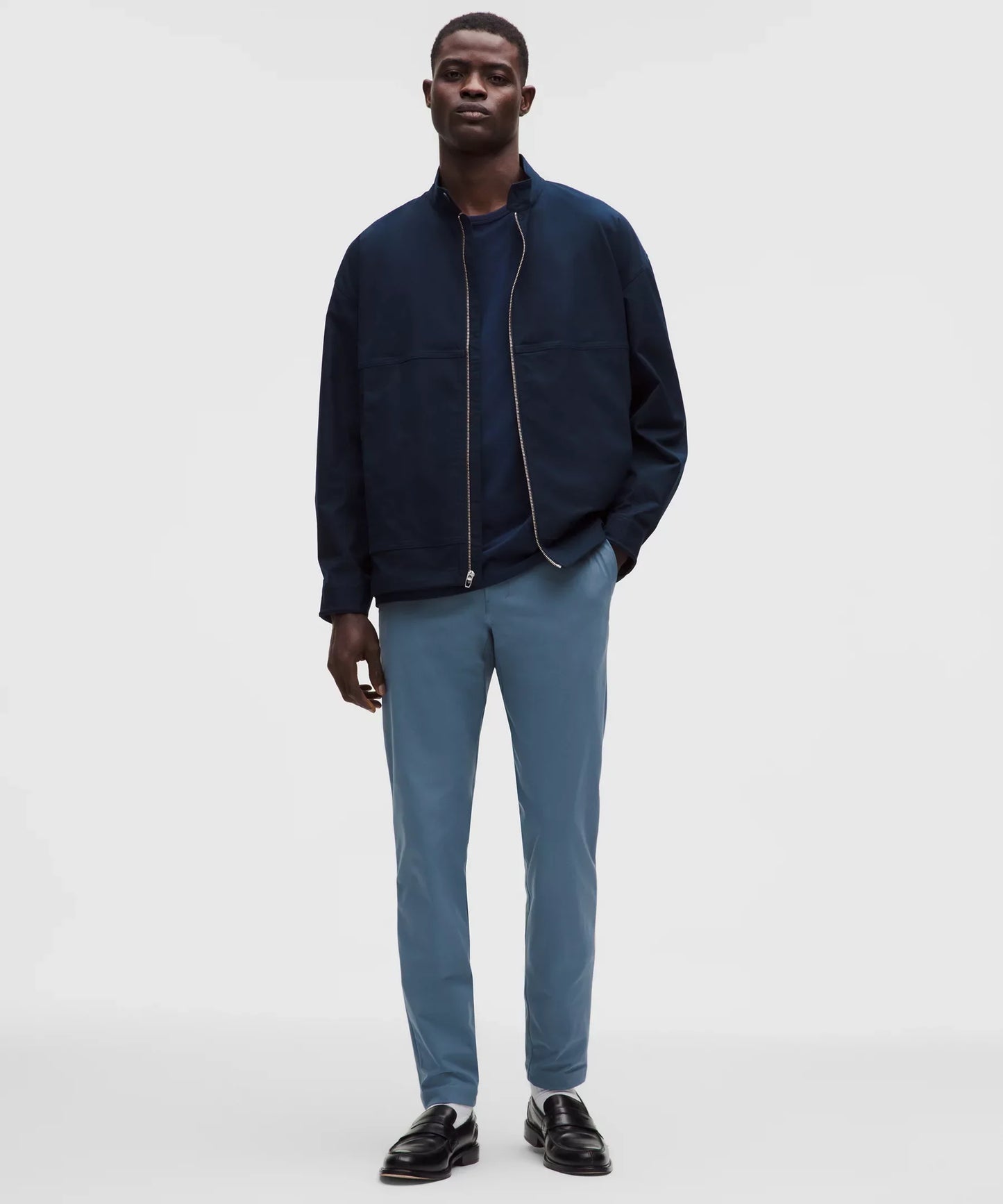 Pantalón de corte ajustado