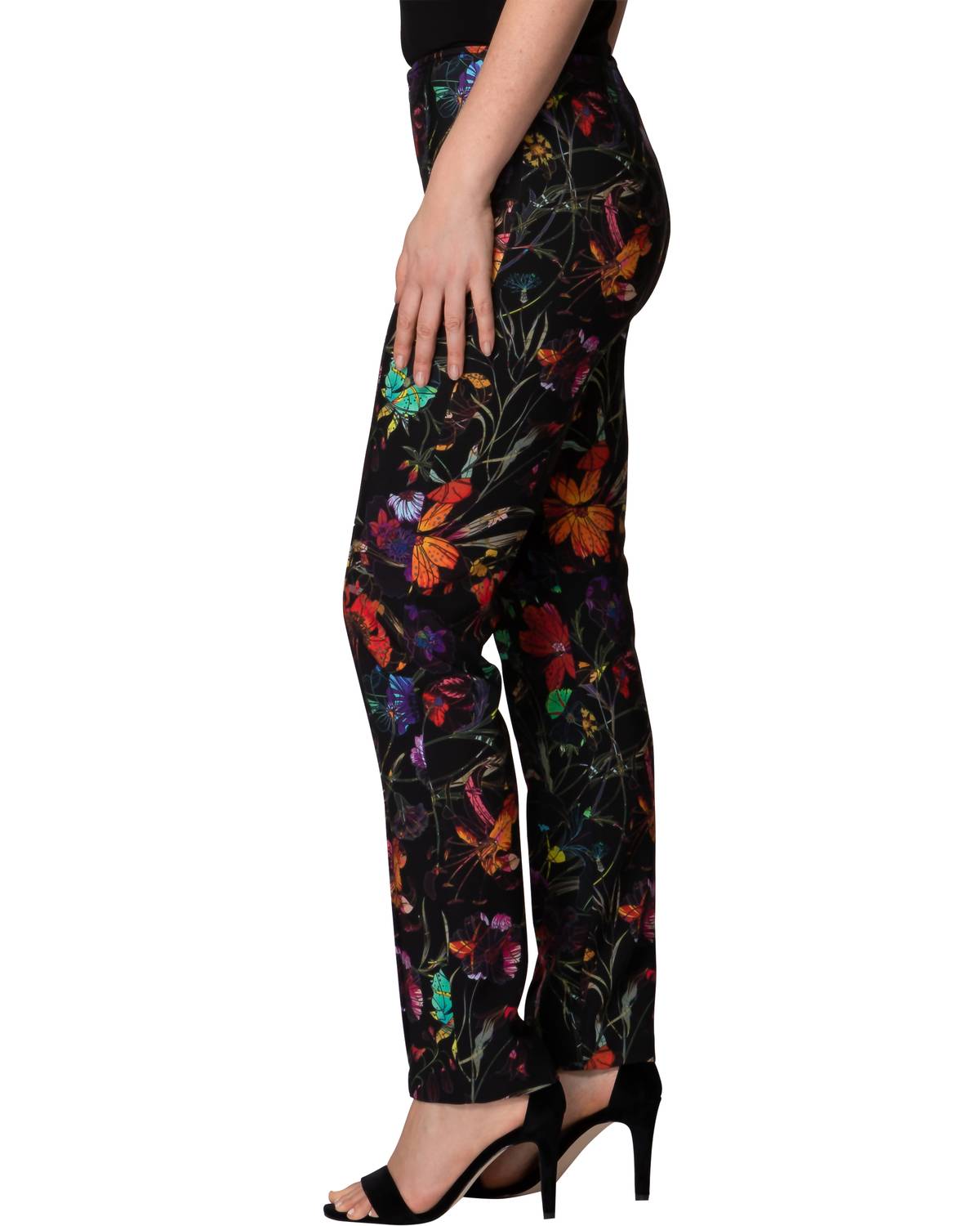 Pantalón de corte ajustado color negro
