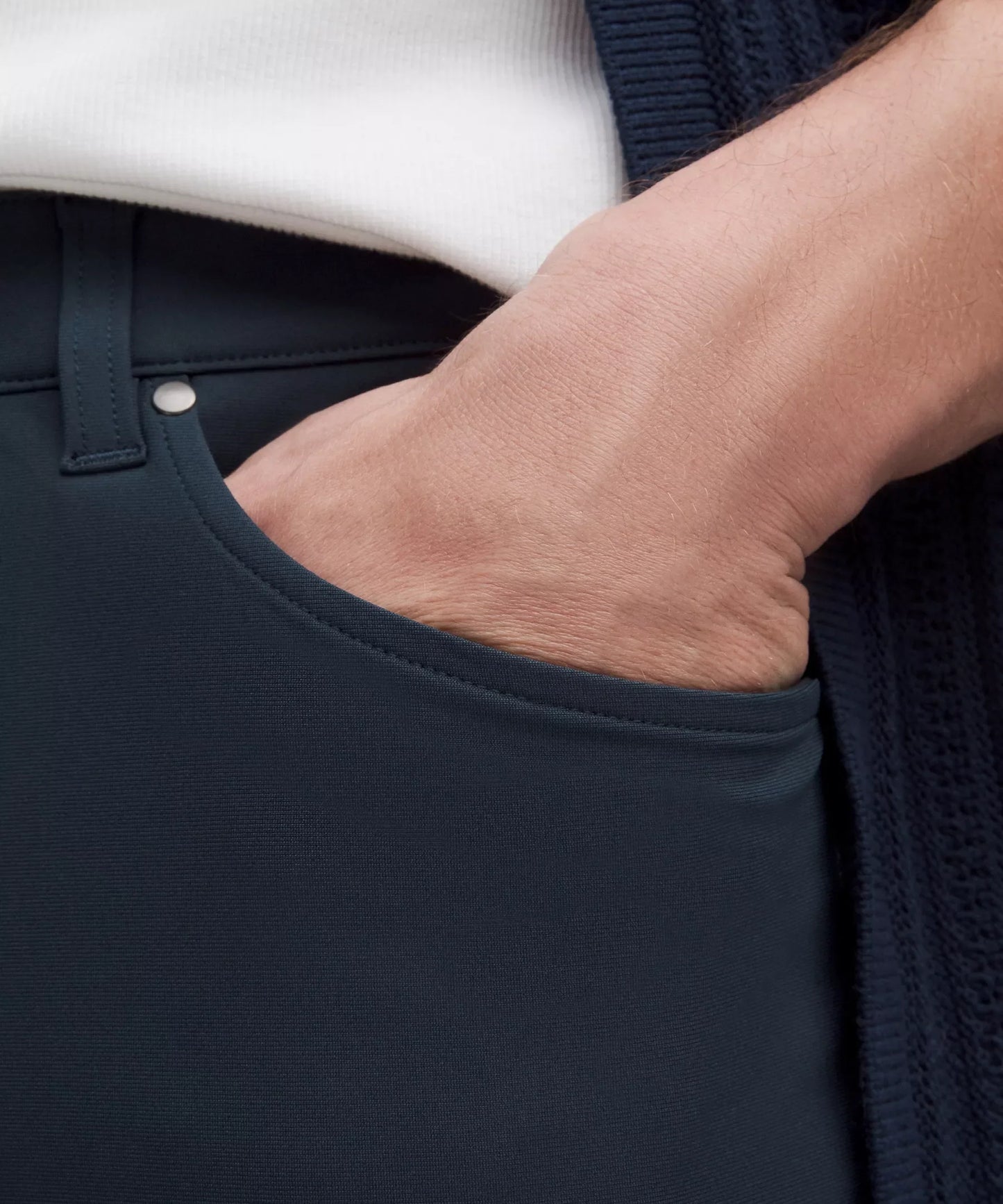 Pantalón de corte ajustado