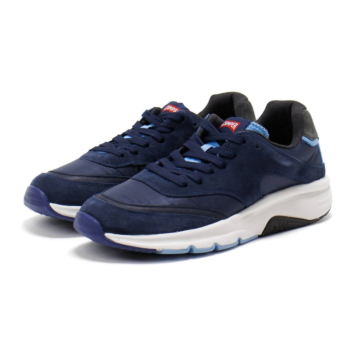 Tenis de hombre color azul oscuro
