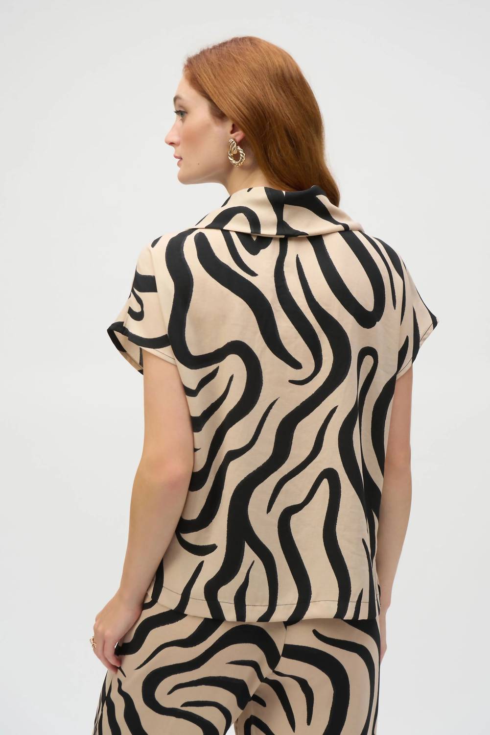 Top color negro y beige