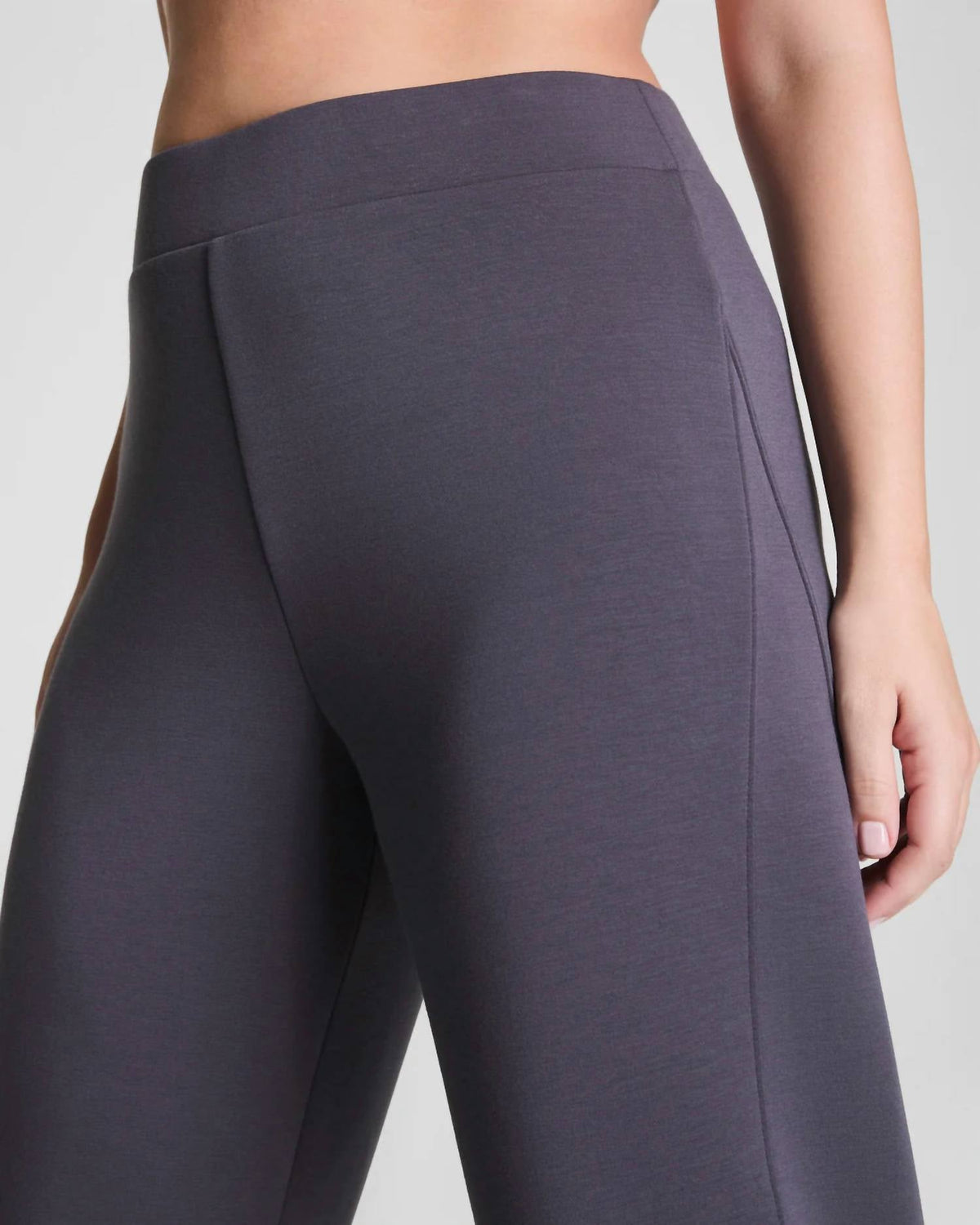 Pantalón color violeta