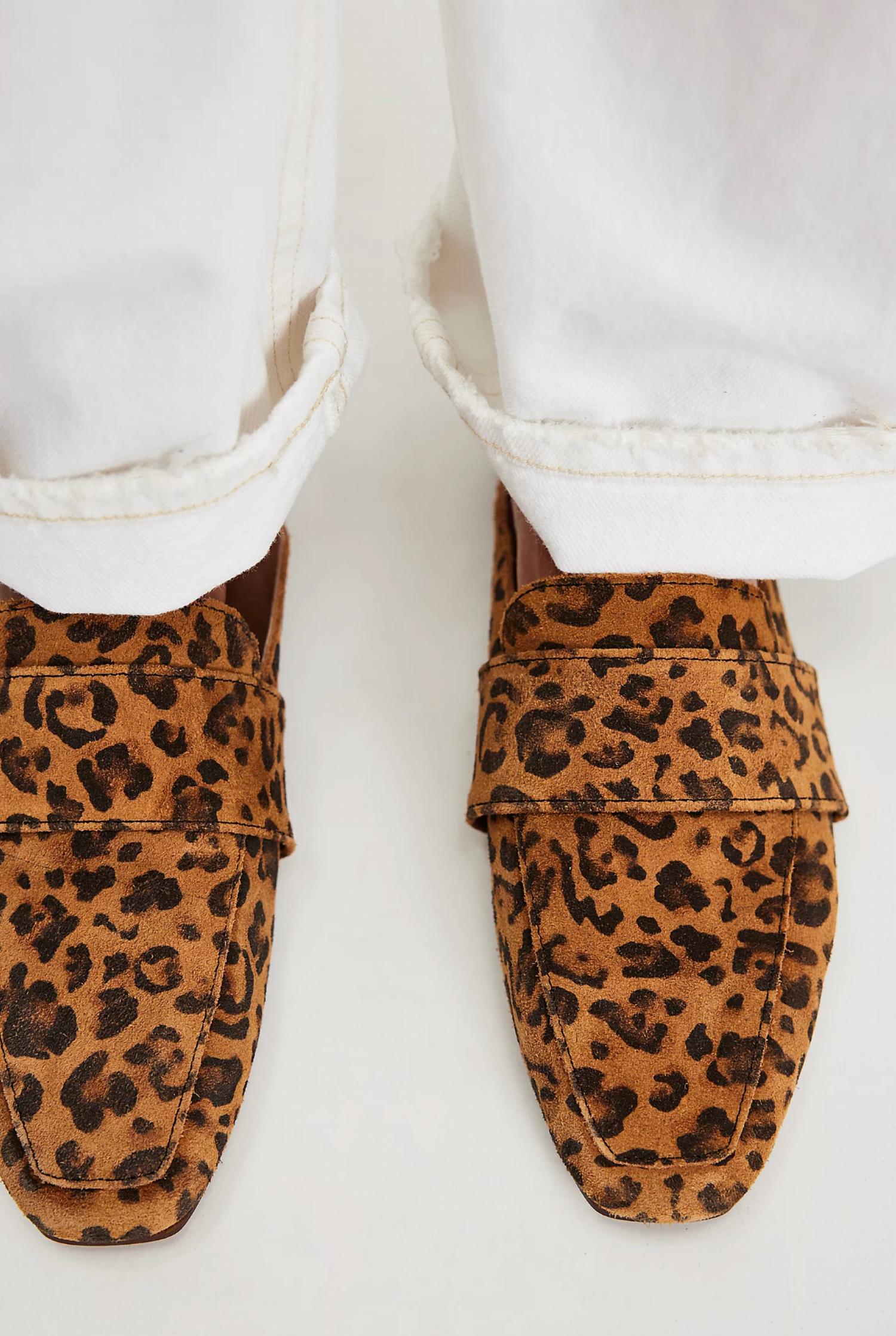 Zapatos destalonados de mujer de gamuza