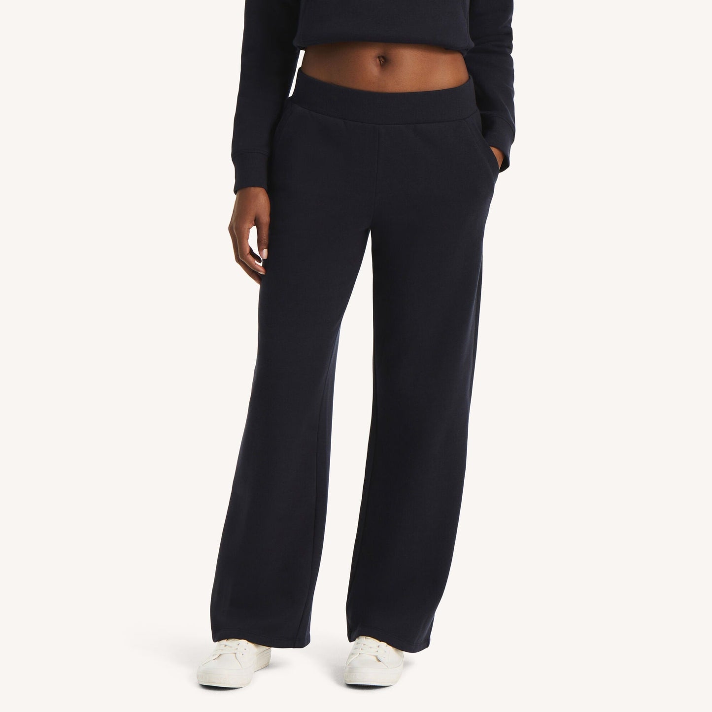 Pantalón deportivo de pierna ancha