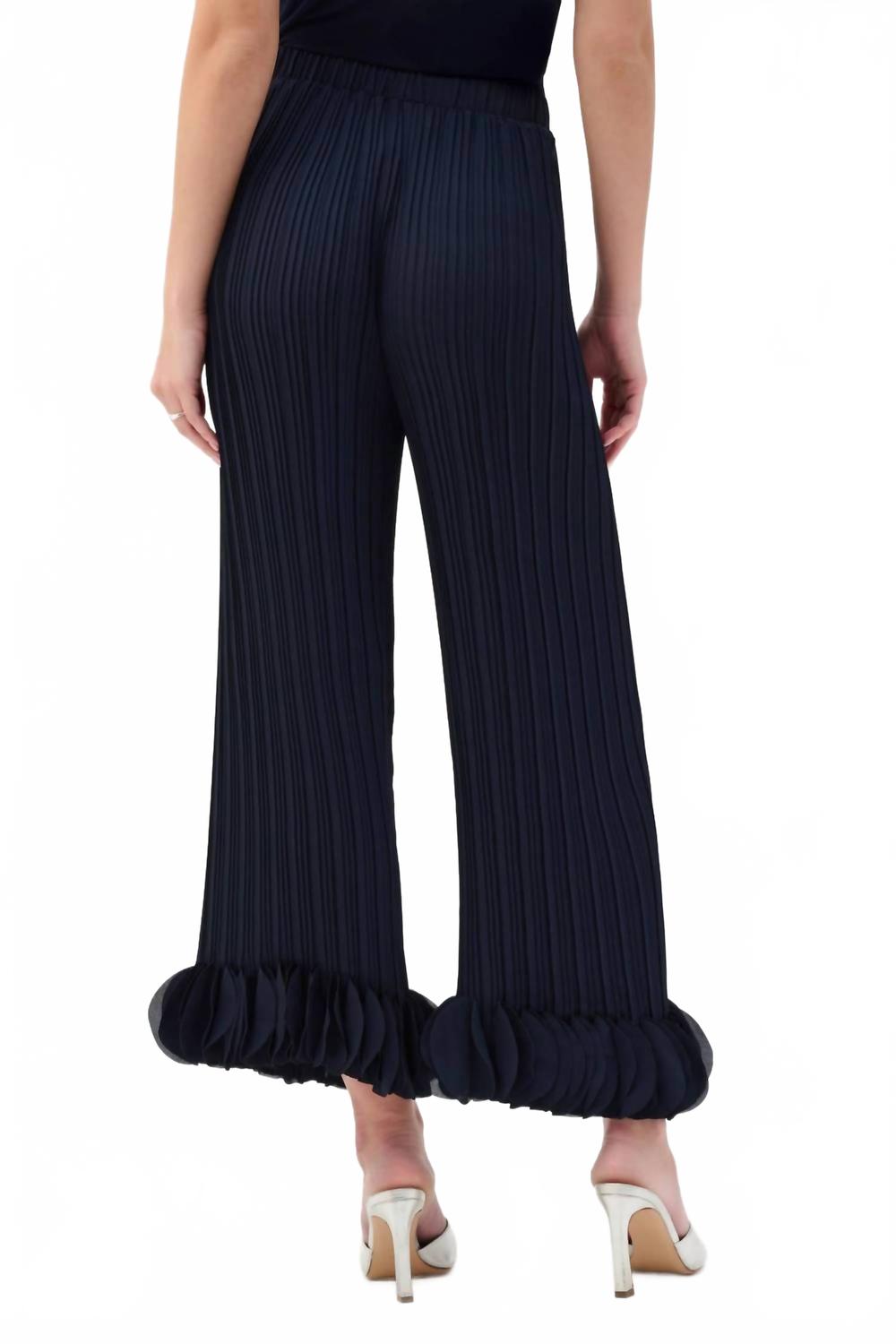 Pantalón de pierna ancha con pliegues color azul