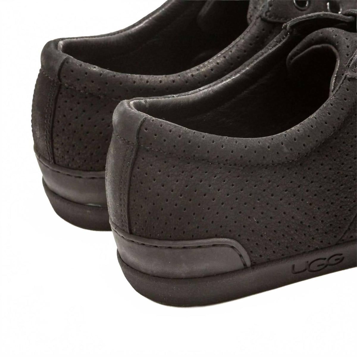 Tenis de hombre de cuero color negro