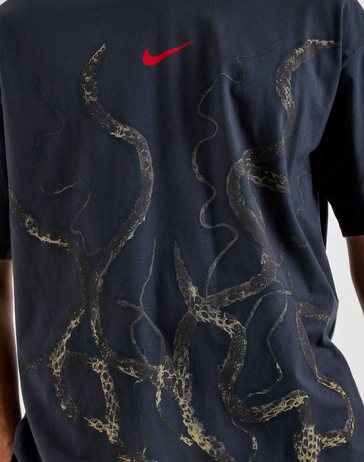 Camiseta color negro
